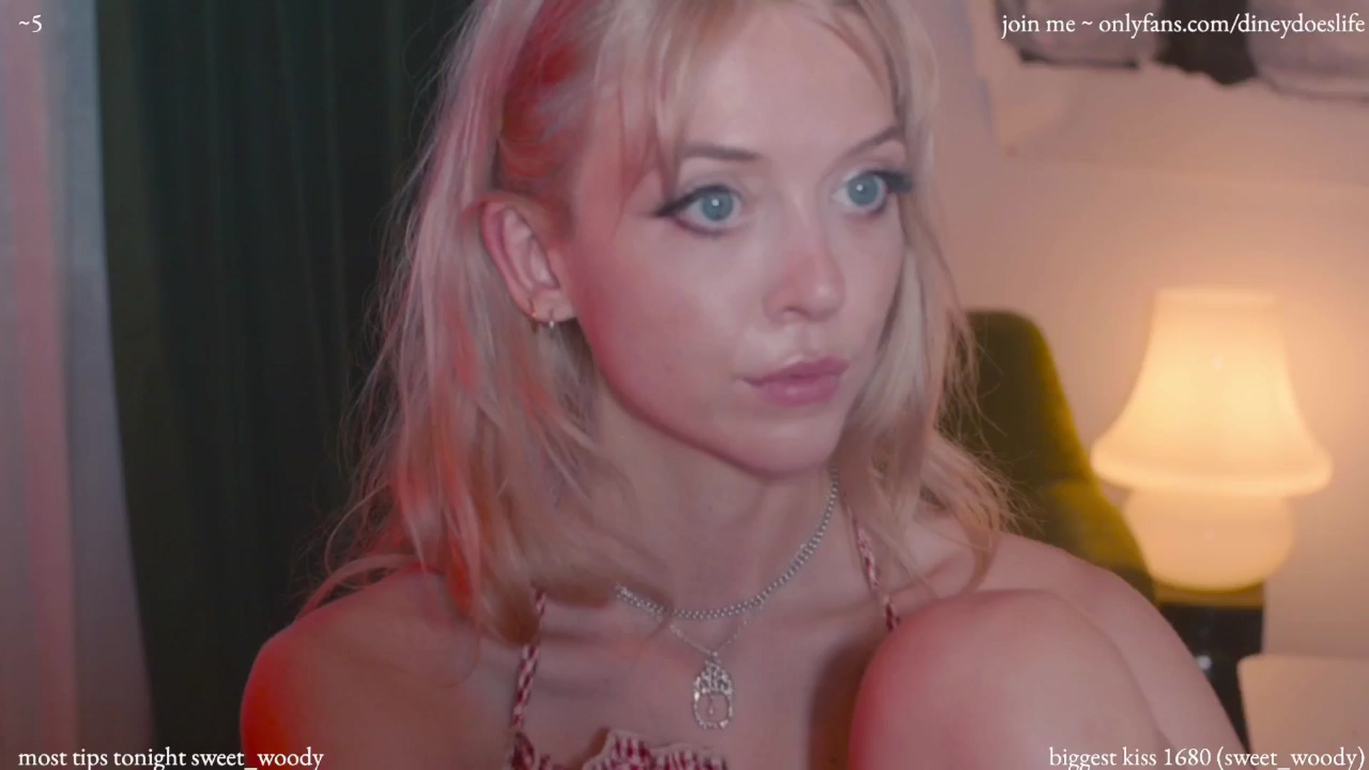 Gallery image thumbnail from diney_'s myfreecams stream on, 07/14/2024, 05:04 image 3 of 20