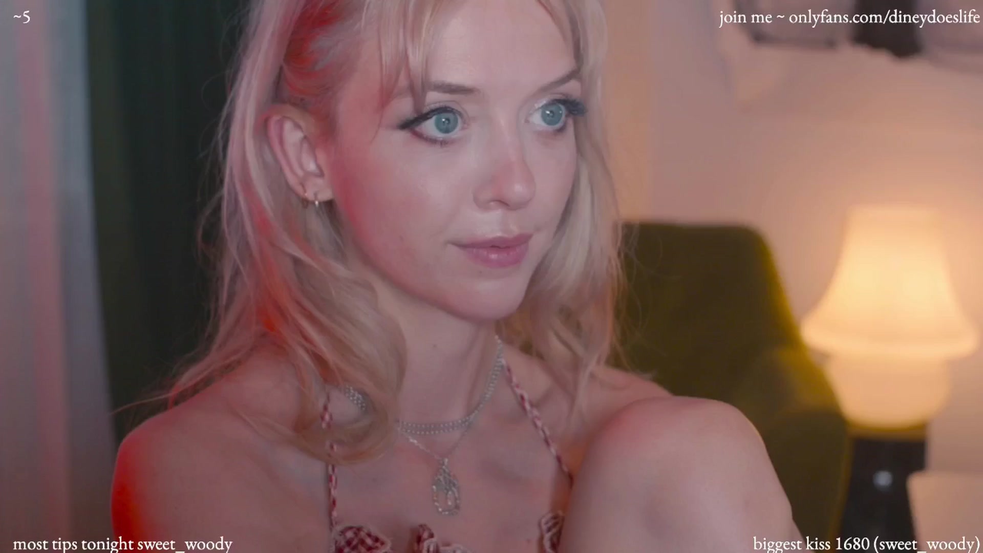 Gallery image thumbnail from diney_'s myfreecams stream on, 07/14/2024, 05:04 image 9 of 20