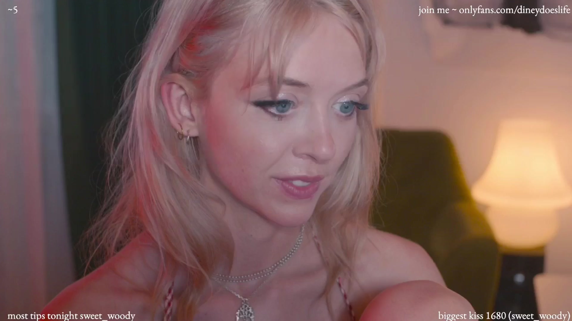 Gallery image thumbnail from diney_'s myfreecams stream on, 07/14/2024, 05:04 image 14 of 20