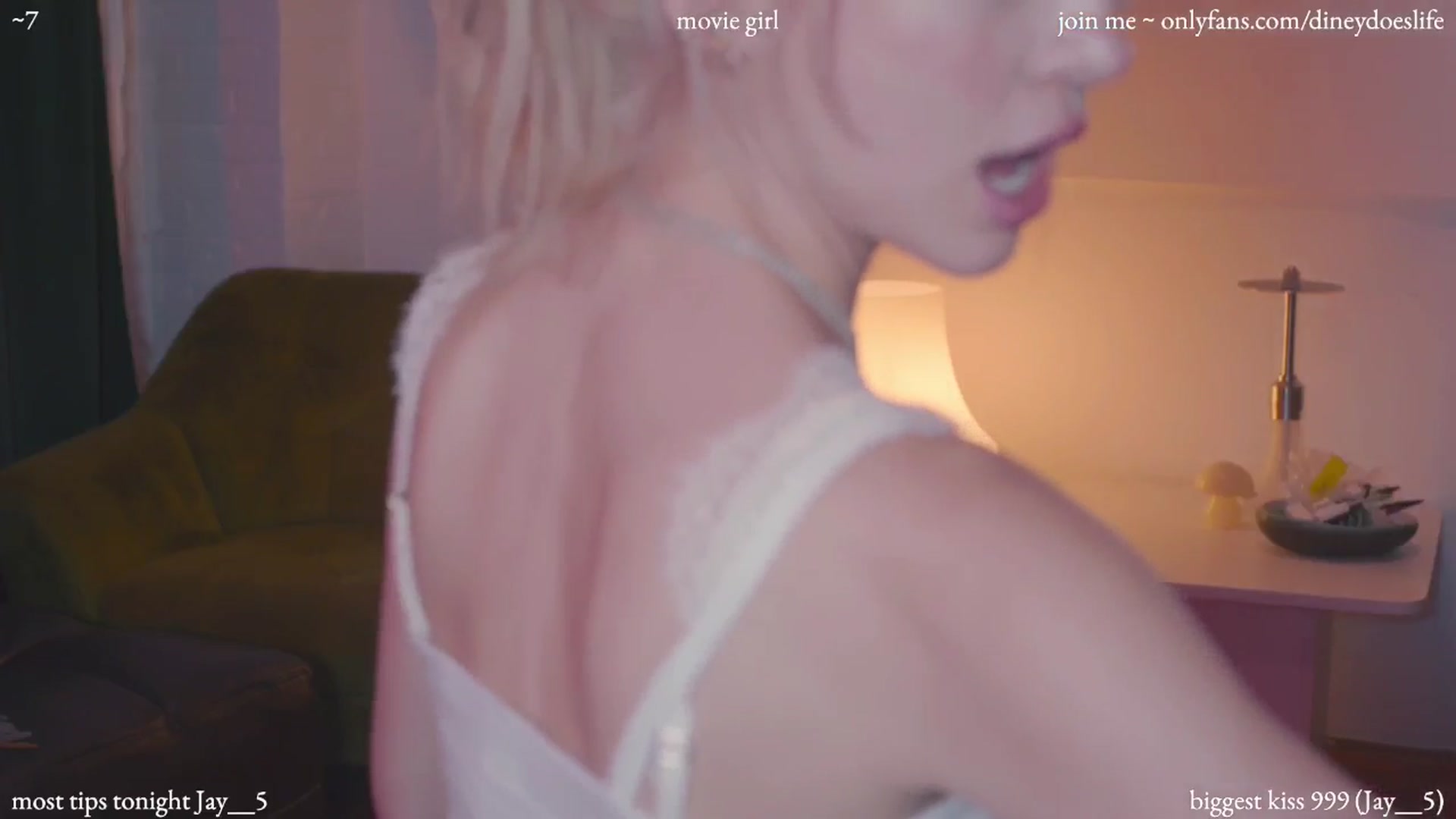 Gallery image thumbnail from diney_'s myfreecams stream on, 07/16/2024, 03:26 image 7 of 20
