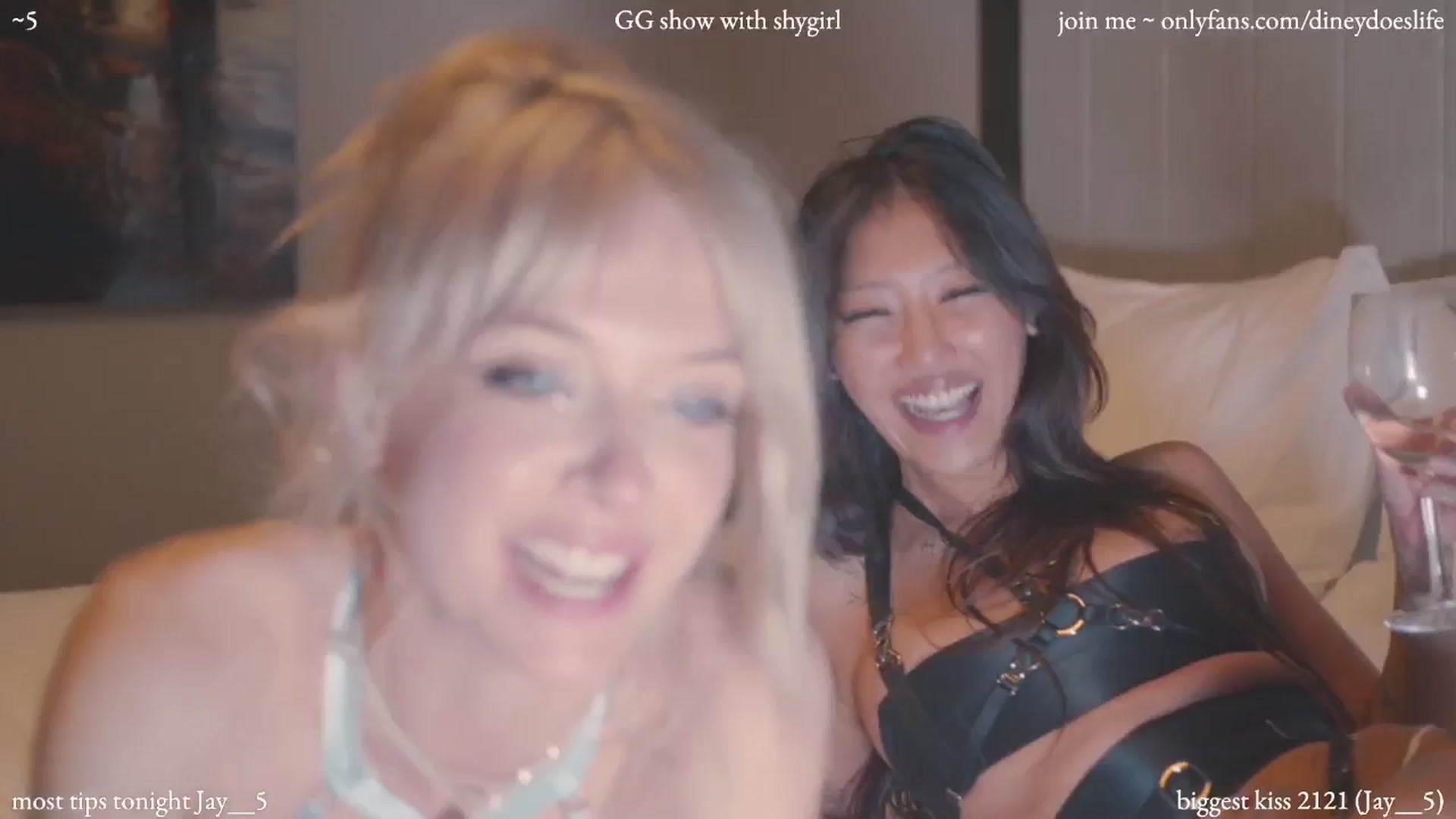 Gallery image thumbnail from diney_'s myfreecams stream on, 07/17/2024, 06:02 image 8 of 20