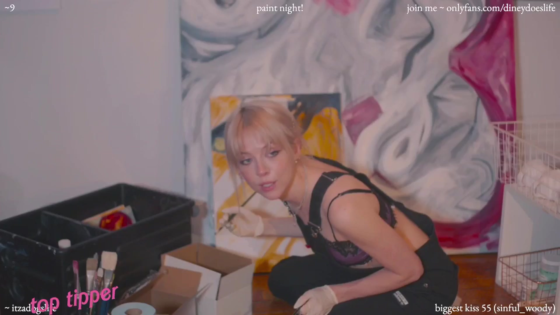Gallery image thumbnail from diney_'s myfreecams stream on, 07/22/2024, 05:37 image 6 of 20
