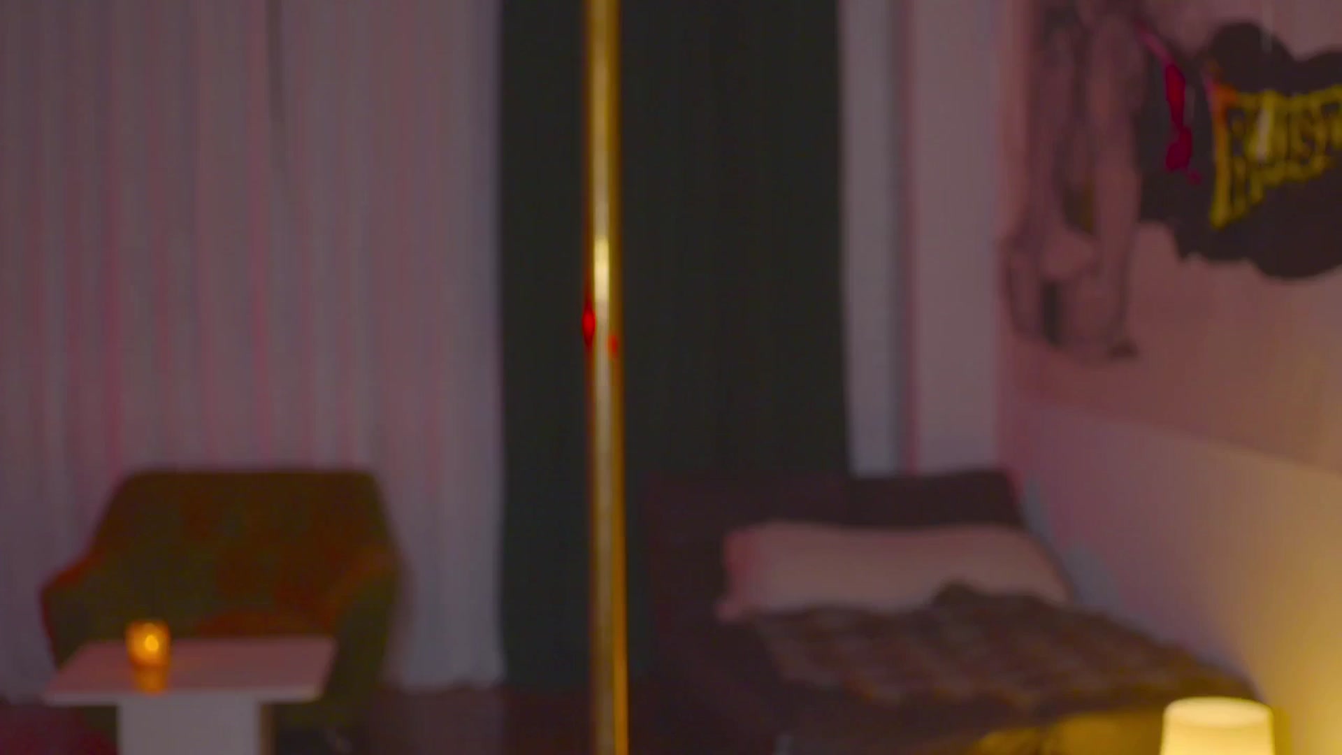 Gallery image thumbnail from diney_'s myfreecams stream on, 08/11/2024, 04:21 image 18 of 20