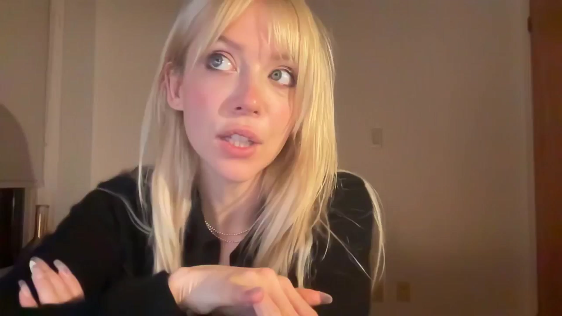 Gallery image thumbnail from diney_'s myfreecams stream on, 10/19/2024, 02:30 image 1 of 20