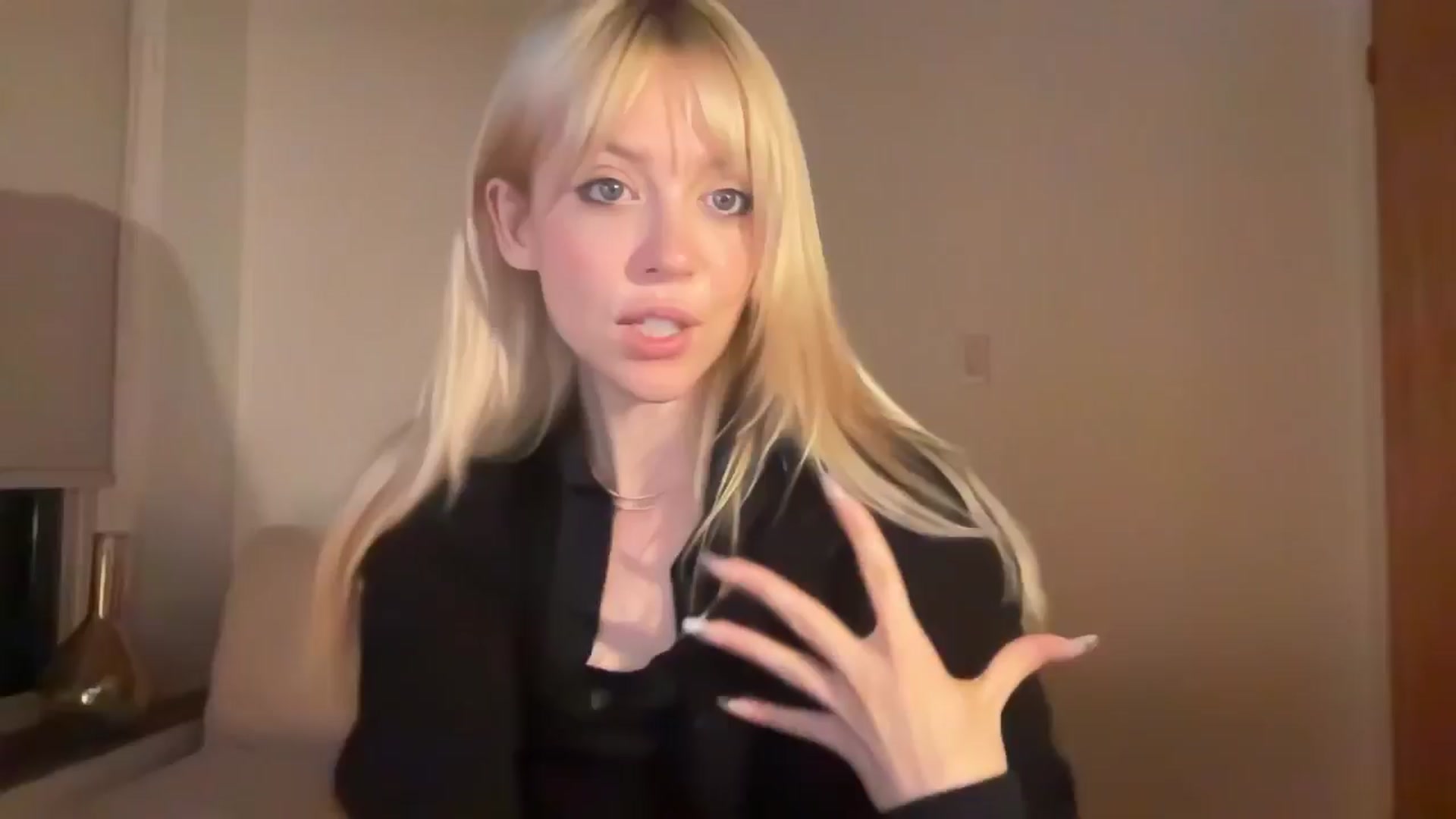 Gallery image thumbnail from diney_'s myfreecams stream on, 10/19/2024, 02:30 image 7 of 20