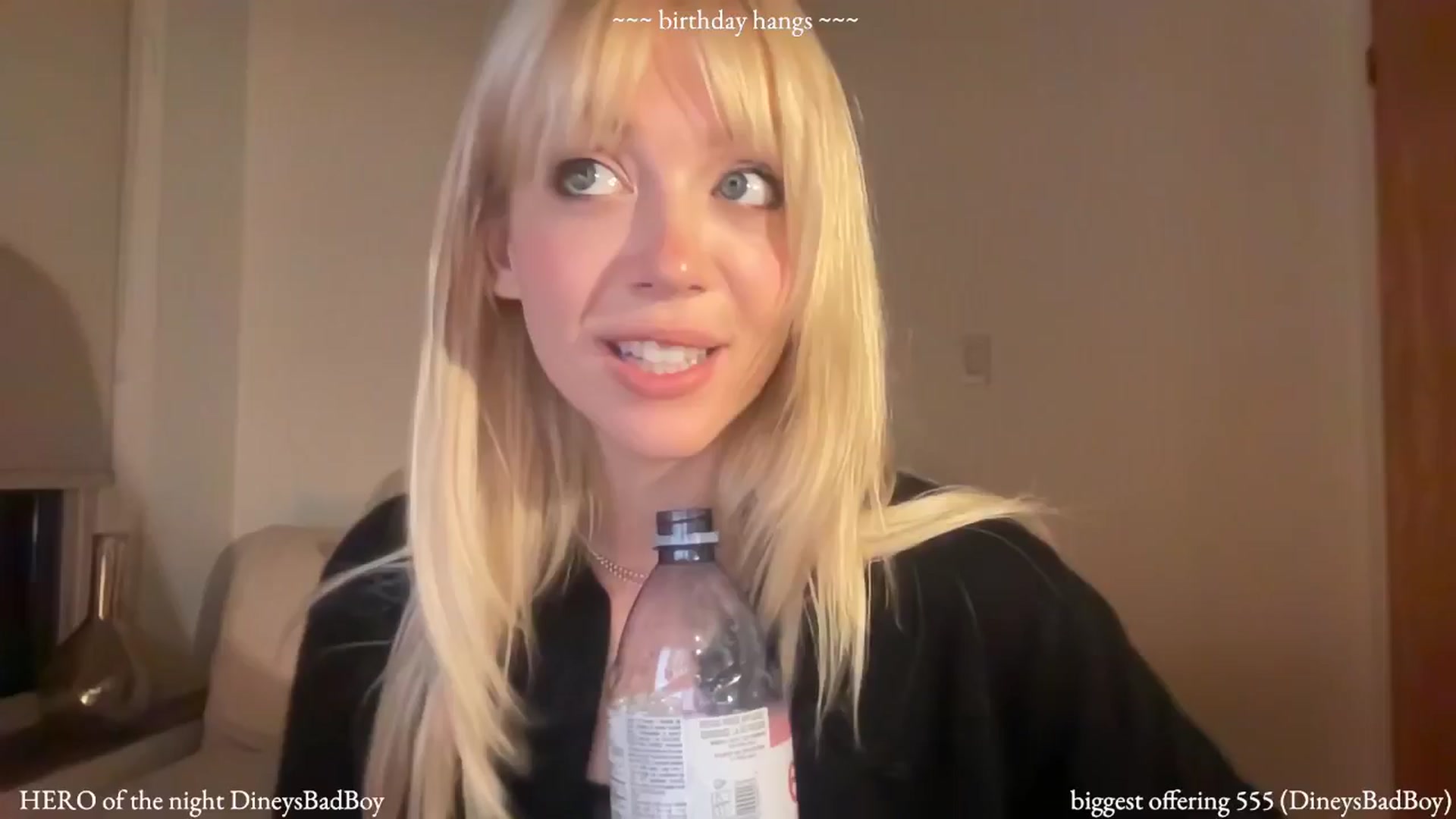 Gallery image thumbnail from diney_'s myfreecams stream on, 10/19/2024, 02:30 image 16 of 20