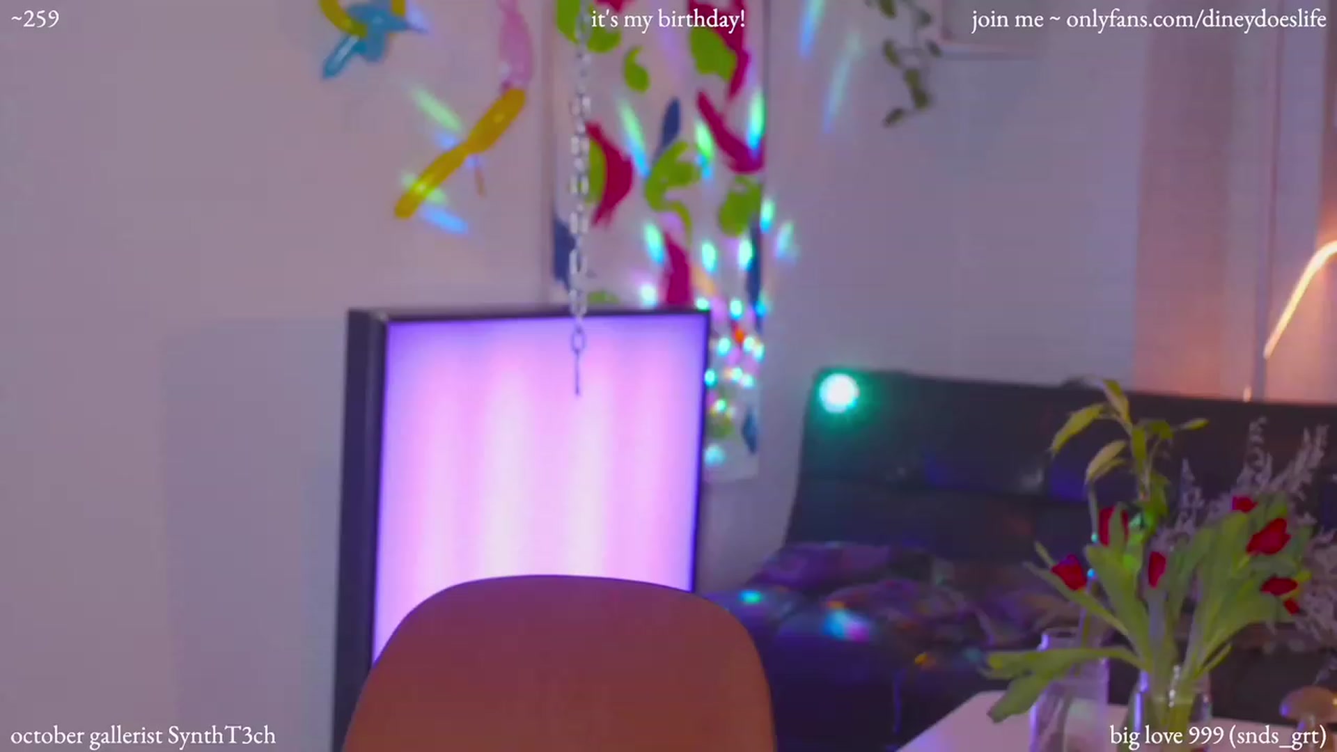 Gallery image thumbnail from diney_bday's myfreecams stream on, 10/19/2023, 04:51 image 6 of 20