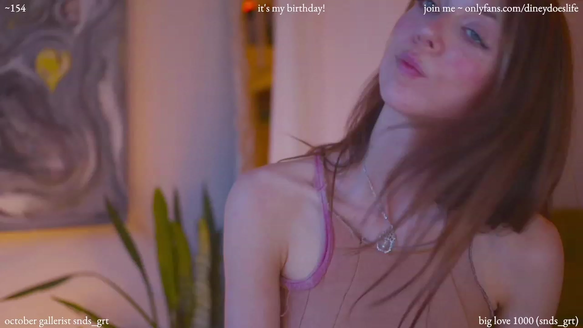 Gallery image thumbnail from diney_bday's myfreecams stream on, 10/20/2023, 22:11 image 7 of 20