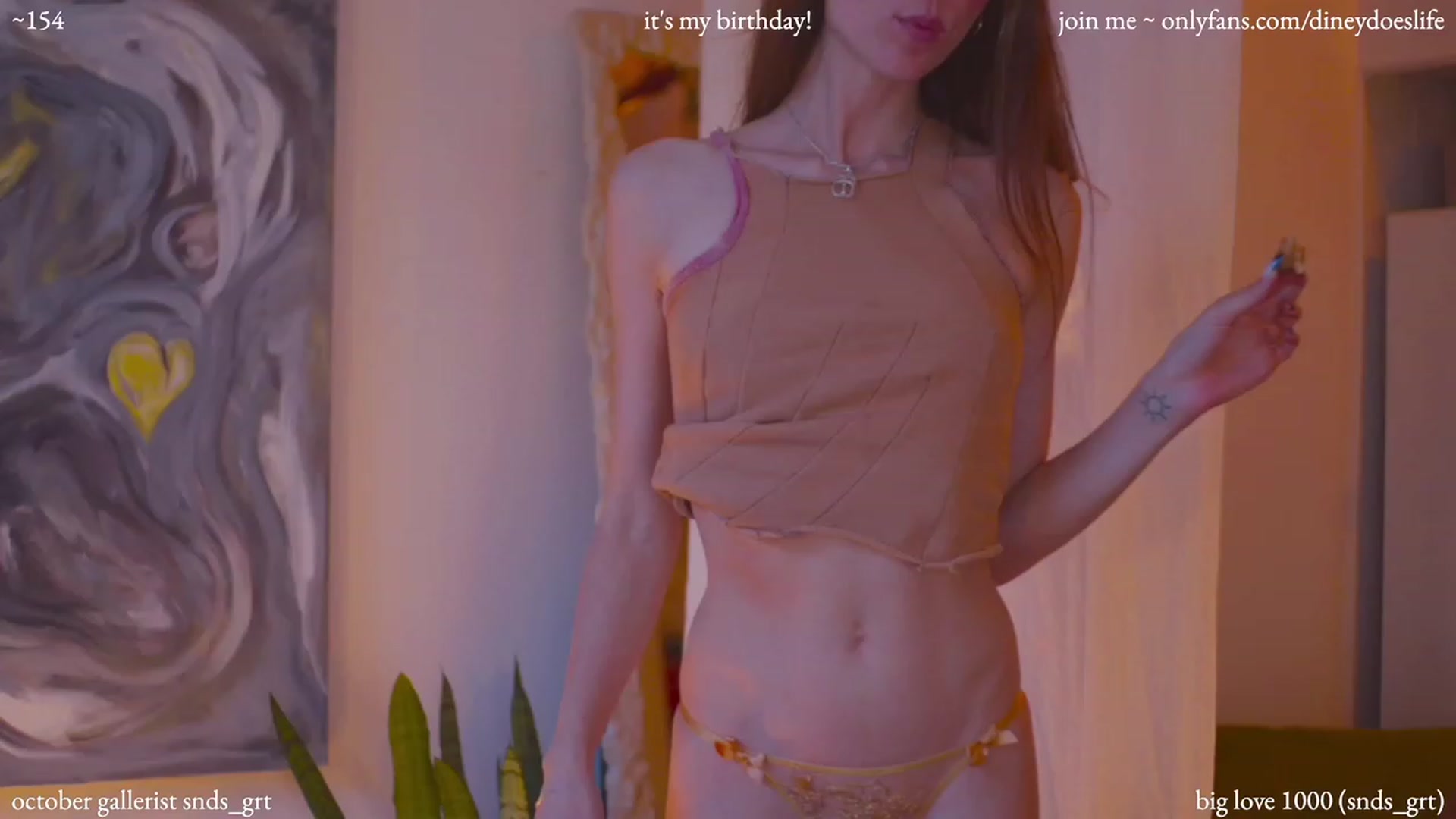 Gallery image thumbnail from diney_bday's myfreecams stream on, 10/20/2023, 22:11 image 2 of 20