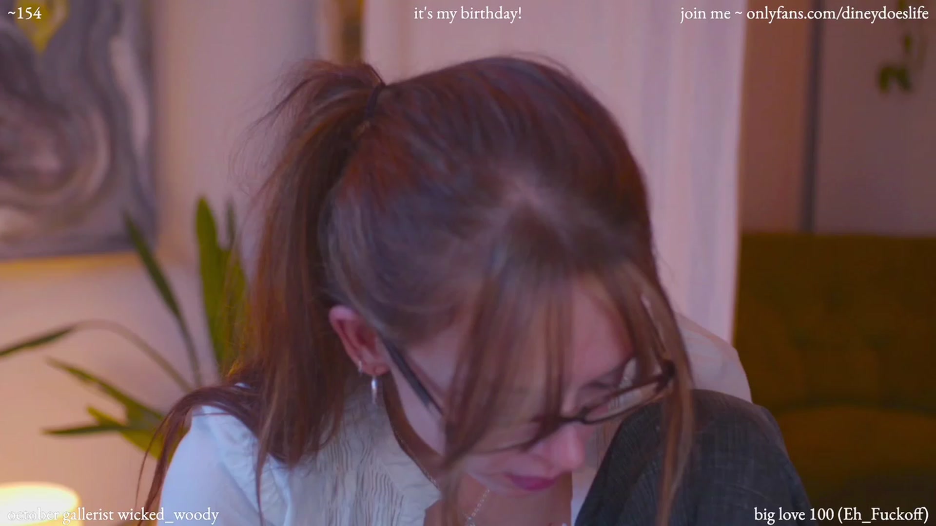 Gallery image thumbnail from diney_bday's myfreecams stream on, 10/21/2023, 22:49 image 9 of 20