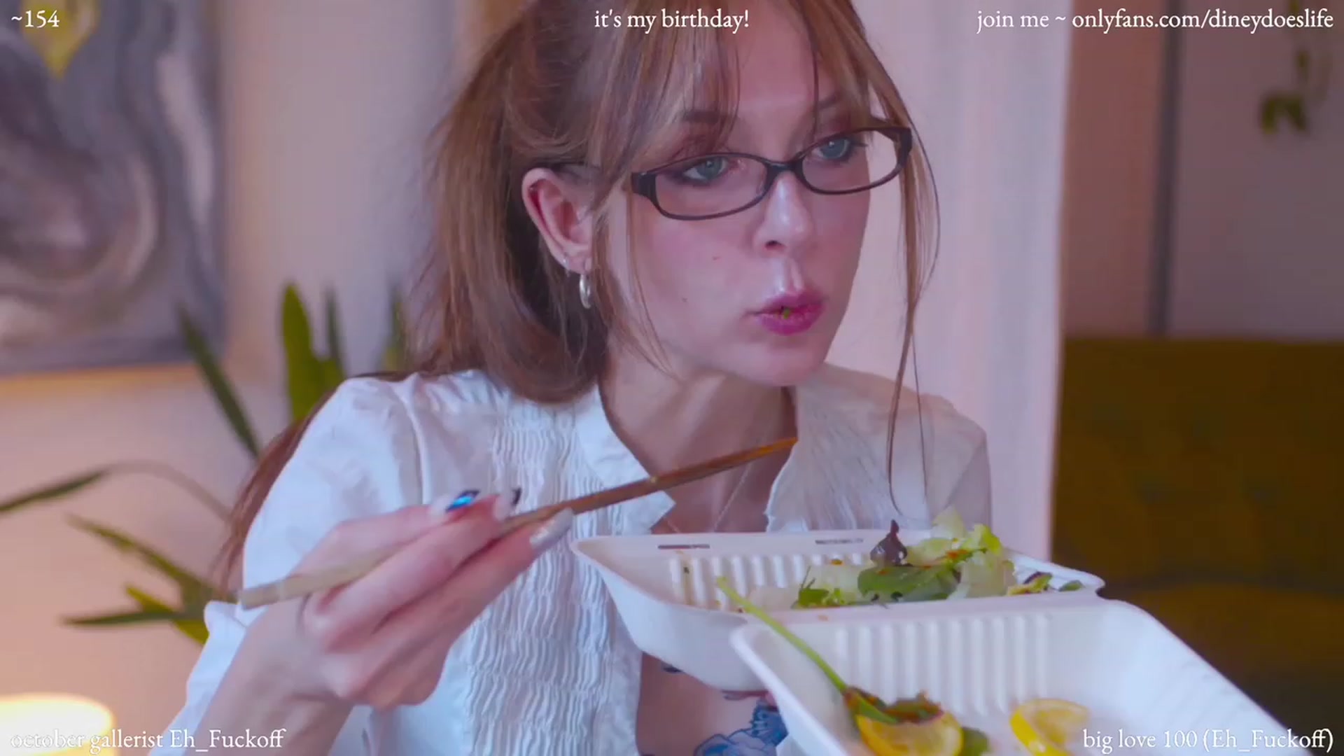 Gallery image thumbnail from diney_bday's myfreecams stream on, 10/21/2023, 22:49 image 4 of 20