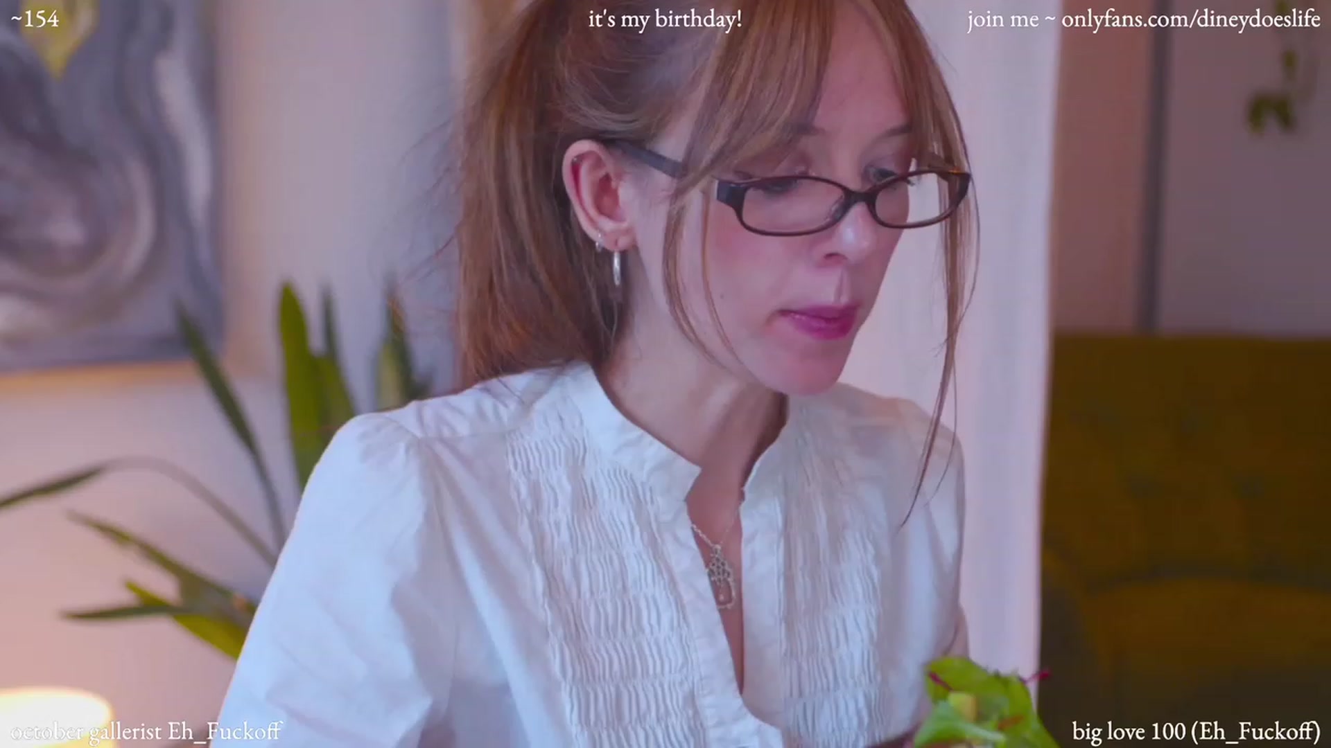 Gallery image thumbnail from diney_bday's myfreecams stream on, 10/21/2023, 22:49 image 3 of 20