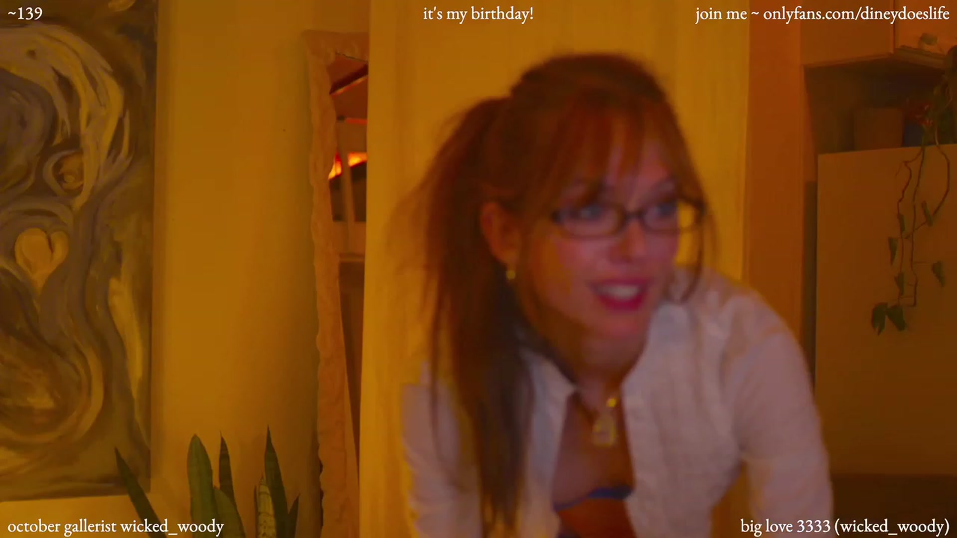 Gallery image thumbnail from diney_bday's myfreecams stream on, 10/21/2023, 23:03 image 2 of 20