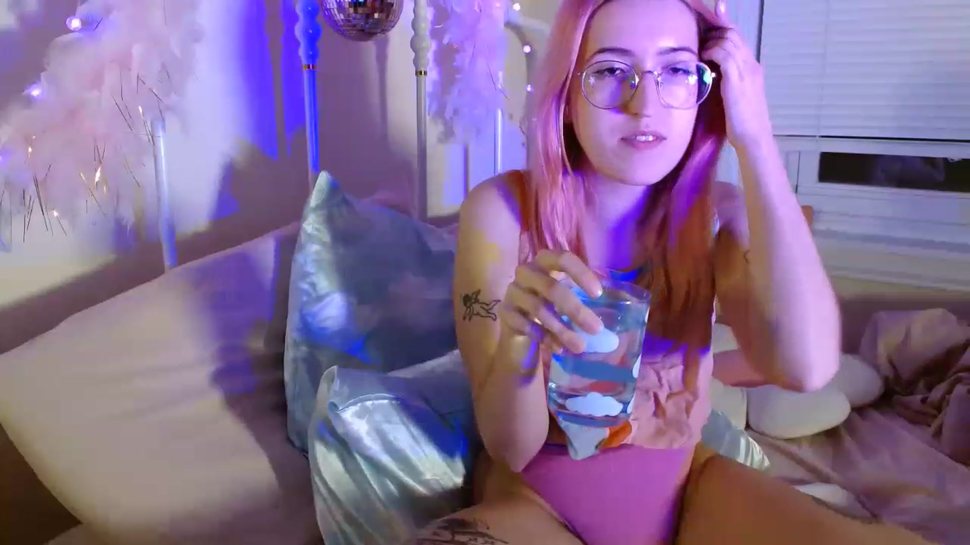 Gallery image thumbnail from discobb's myfreecams stream on, 01/10/2023, 11:19 image 13 of 20