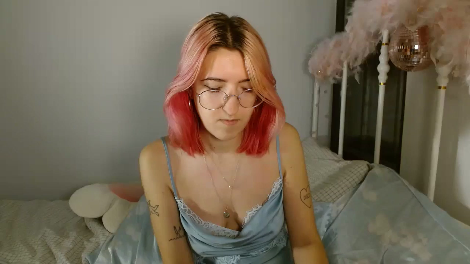 Gallery image thumbnail from discobb's myfreecams stream on, 12/31/2023, 18:35 image 7 of 20