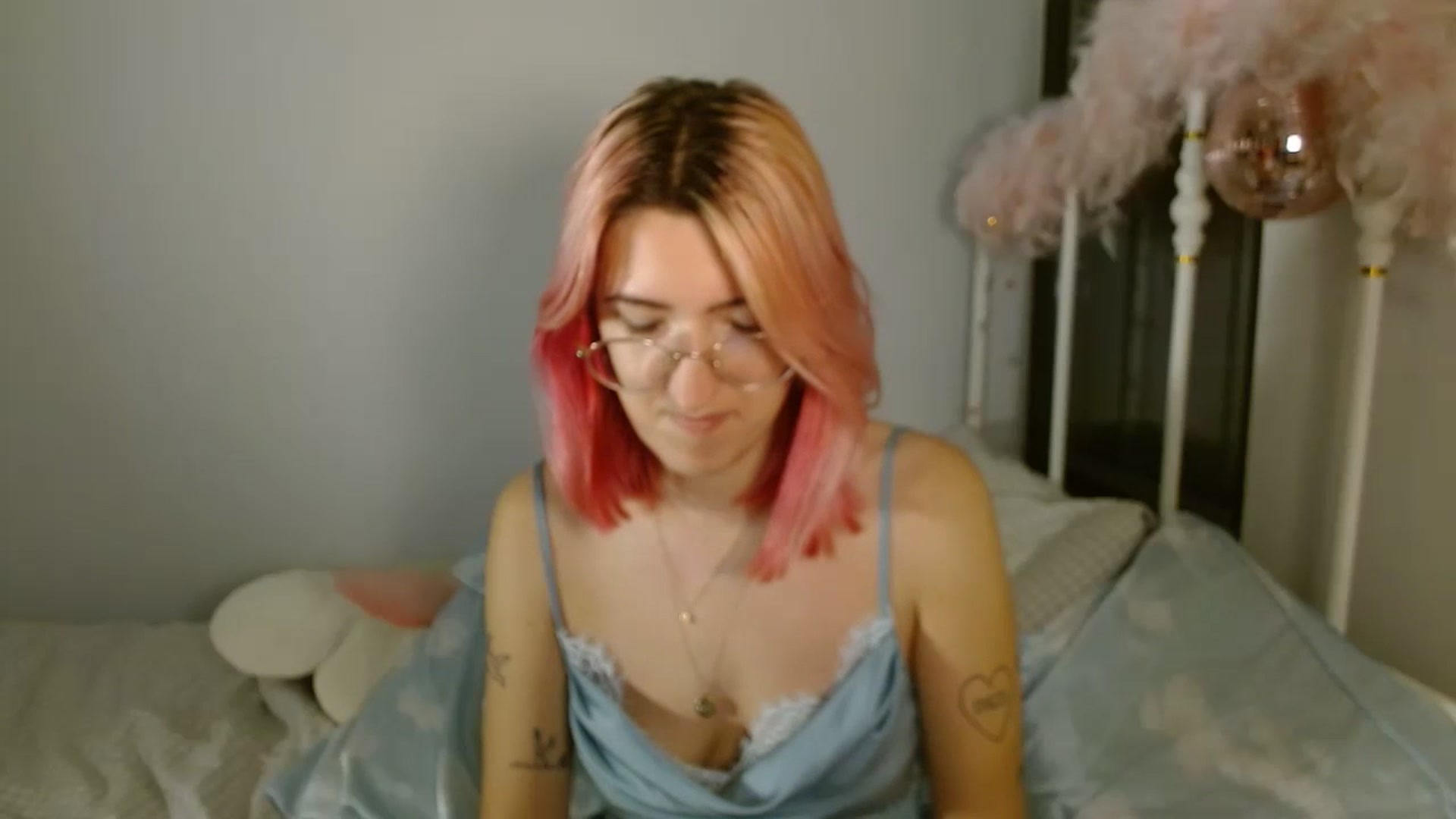 Gallery image thumbnail from discobb's myfreecams stream on, 12/31/2023, 18:35 image 13 of 20