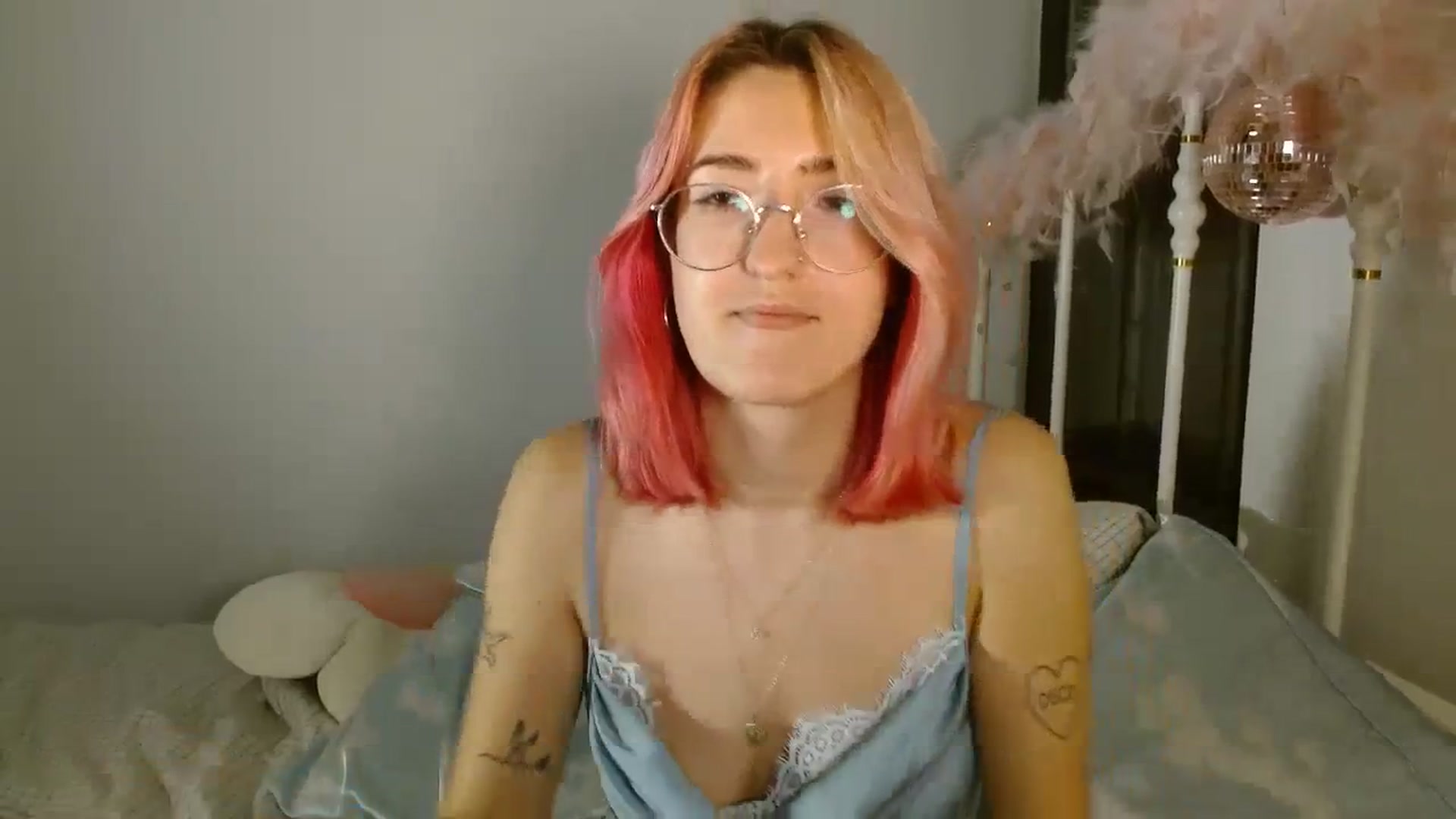 Gallery image thumbnail from discobb's myfreecams stream on, 12/31/2023, 18:35 image 18 of 20