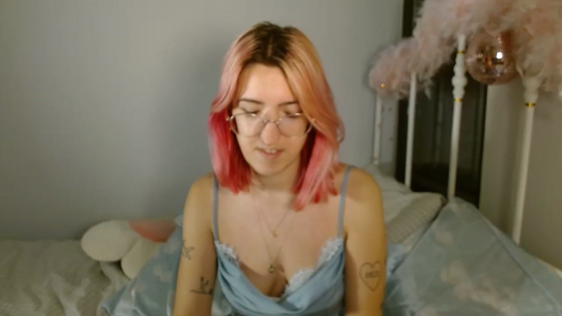 Gallery image thumbnail from discobb's myfreecams stream on, 12/31/2023, 18:35 image 11 of 20