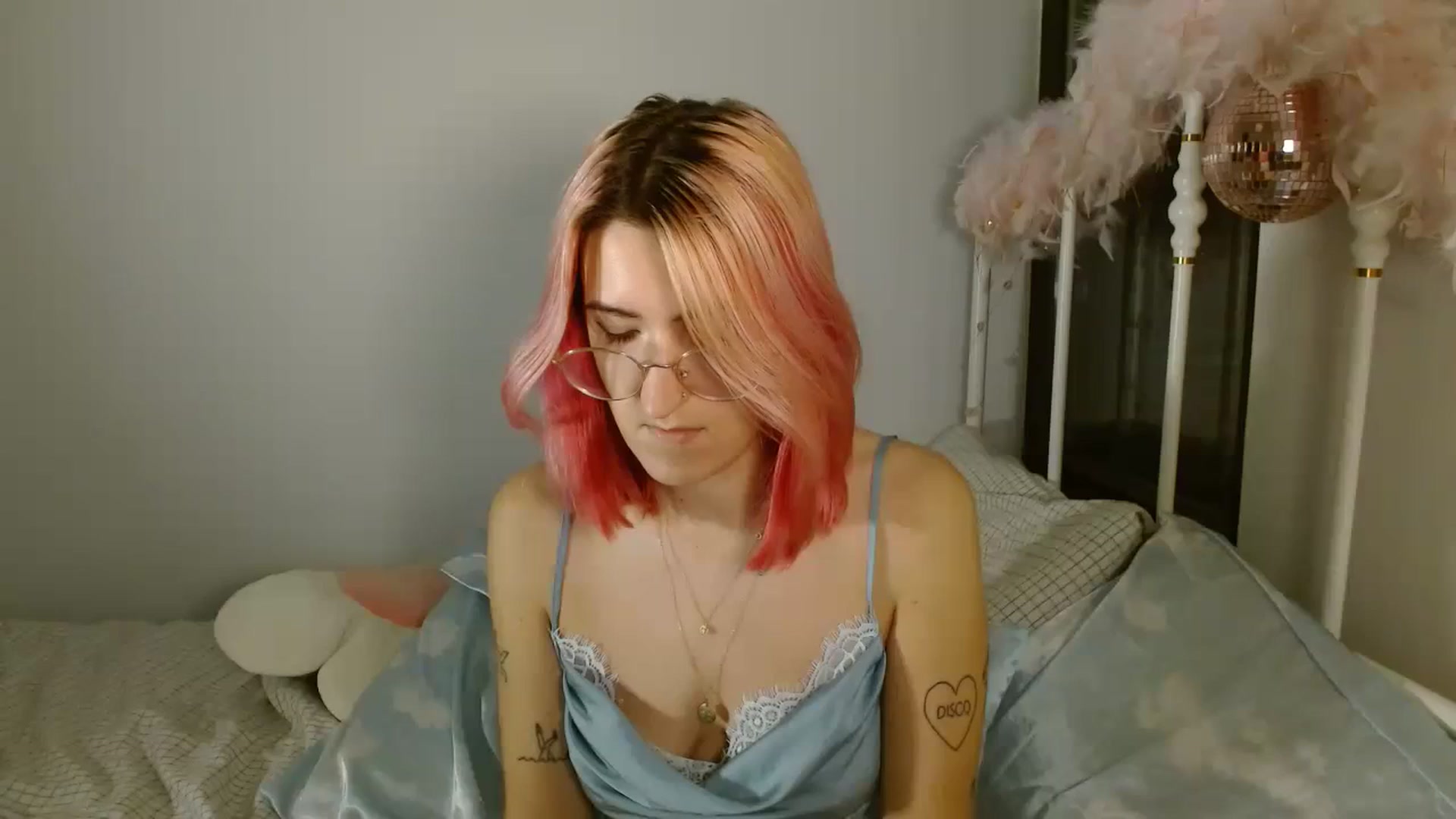 Gallery image thumbnail from discobb's myfreecams stream on, 12/31/2023, 18:35 image 20 of 20