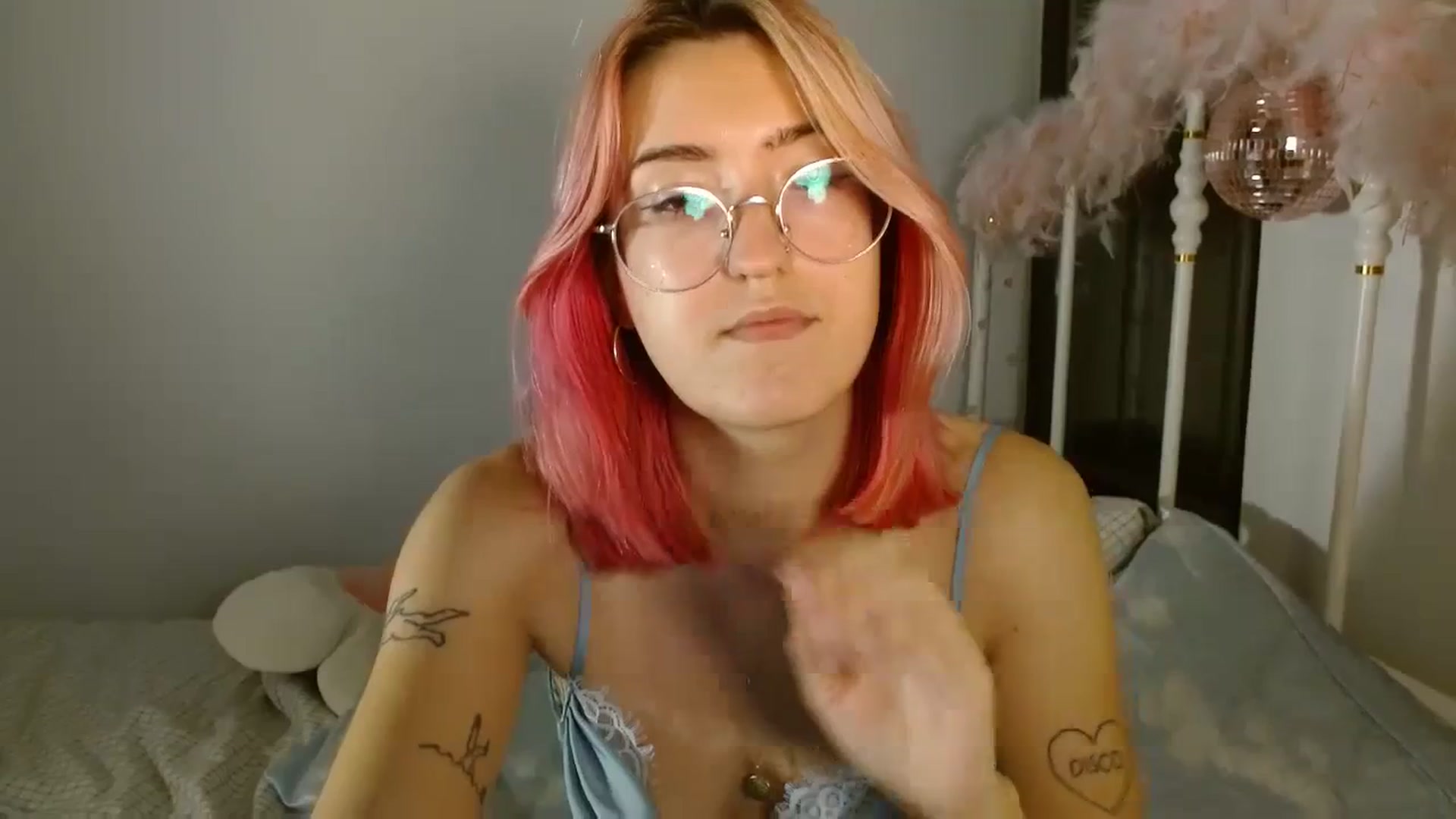 Gallery image thumbnail from discobb's myfreecams stream on, 12/31/2023, 18:35 image 17 of 20