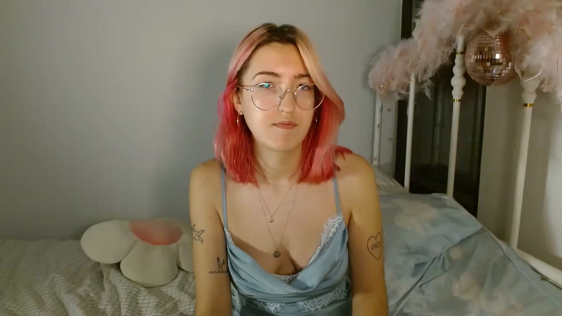 Gallery image thumbnail from discobb's myfreecams stream on, 12/31/2023, 19:17 image 4 of 20