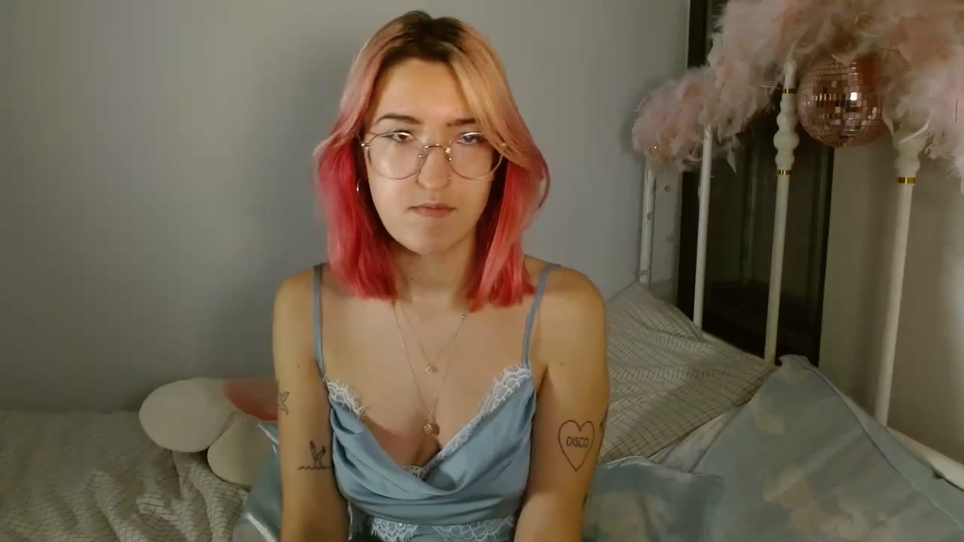 Gallery image thumbnail from discobb's myfreecams stream on, 12/31/2023, 19:17 image 13 of 20