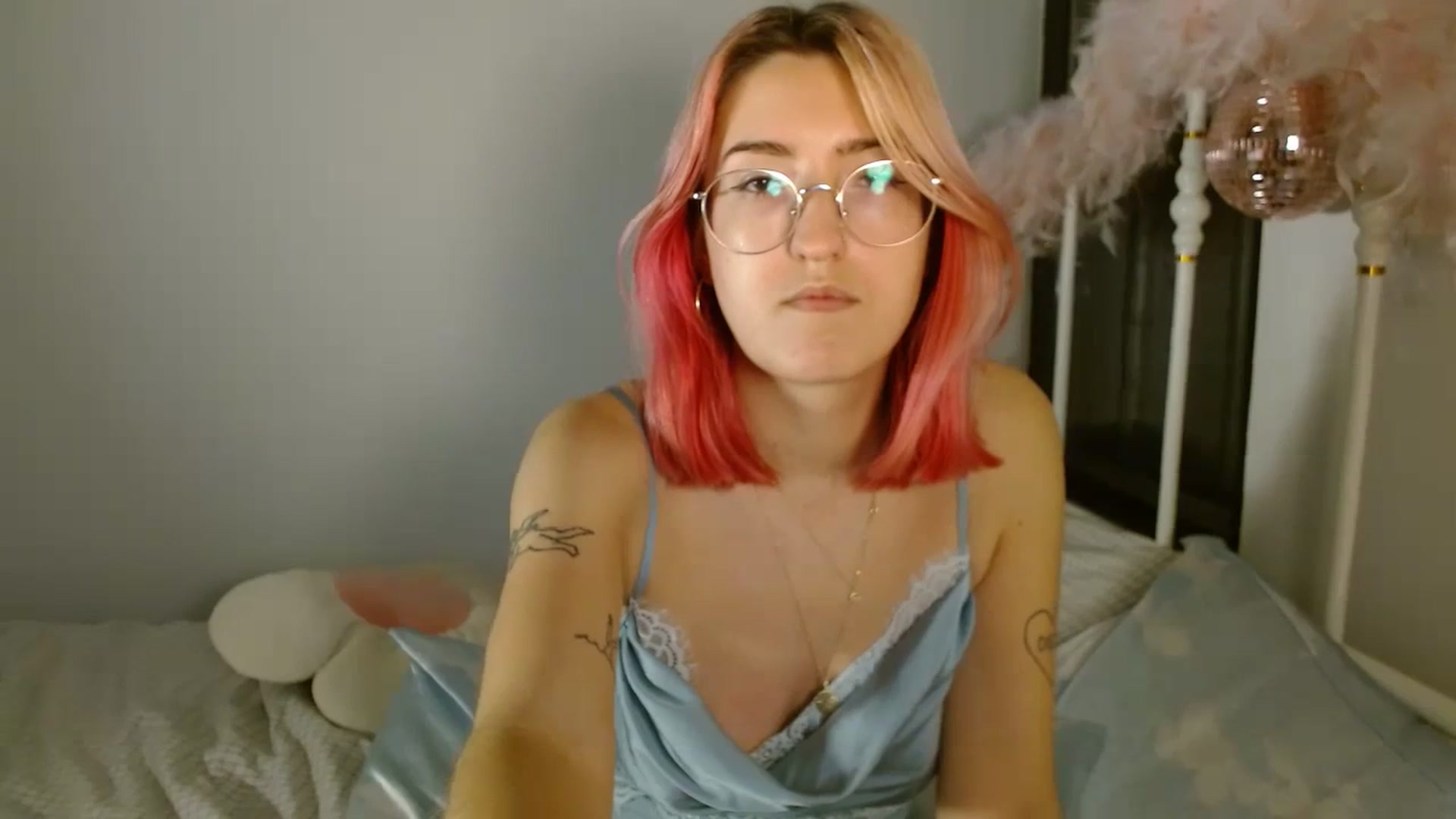 Gallery image thumbnail from discobb's myfreecams stream on, 12/31/2023, 19:17 image 14 of 20