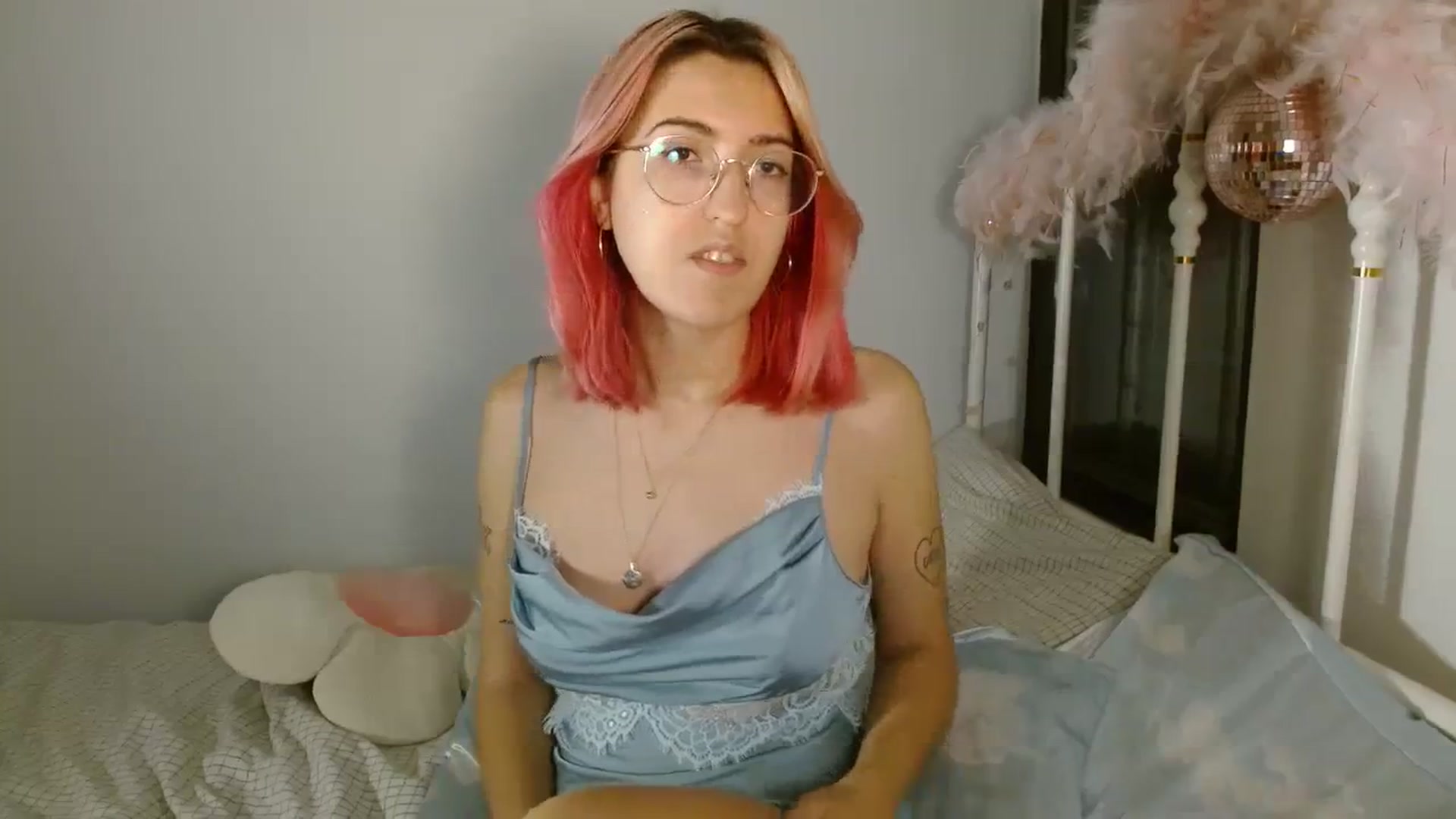 Gallery image thumbnail from discobb's myfreecams stream on, 12/31/2023, 19:17 image 7 of 20