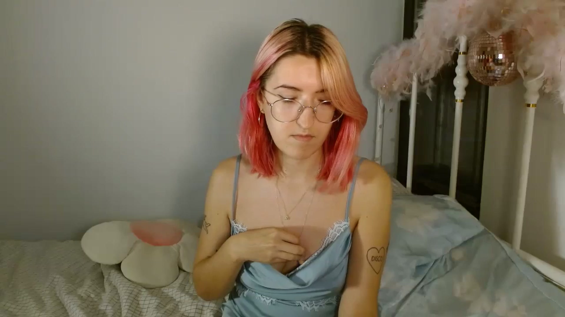 Gallery image thumbnail from discobb's myfreecams stream on, 12/31/2023, 19:17 image 6 of 20