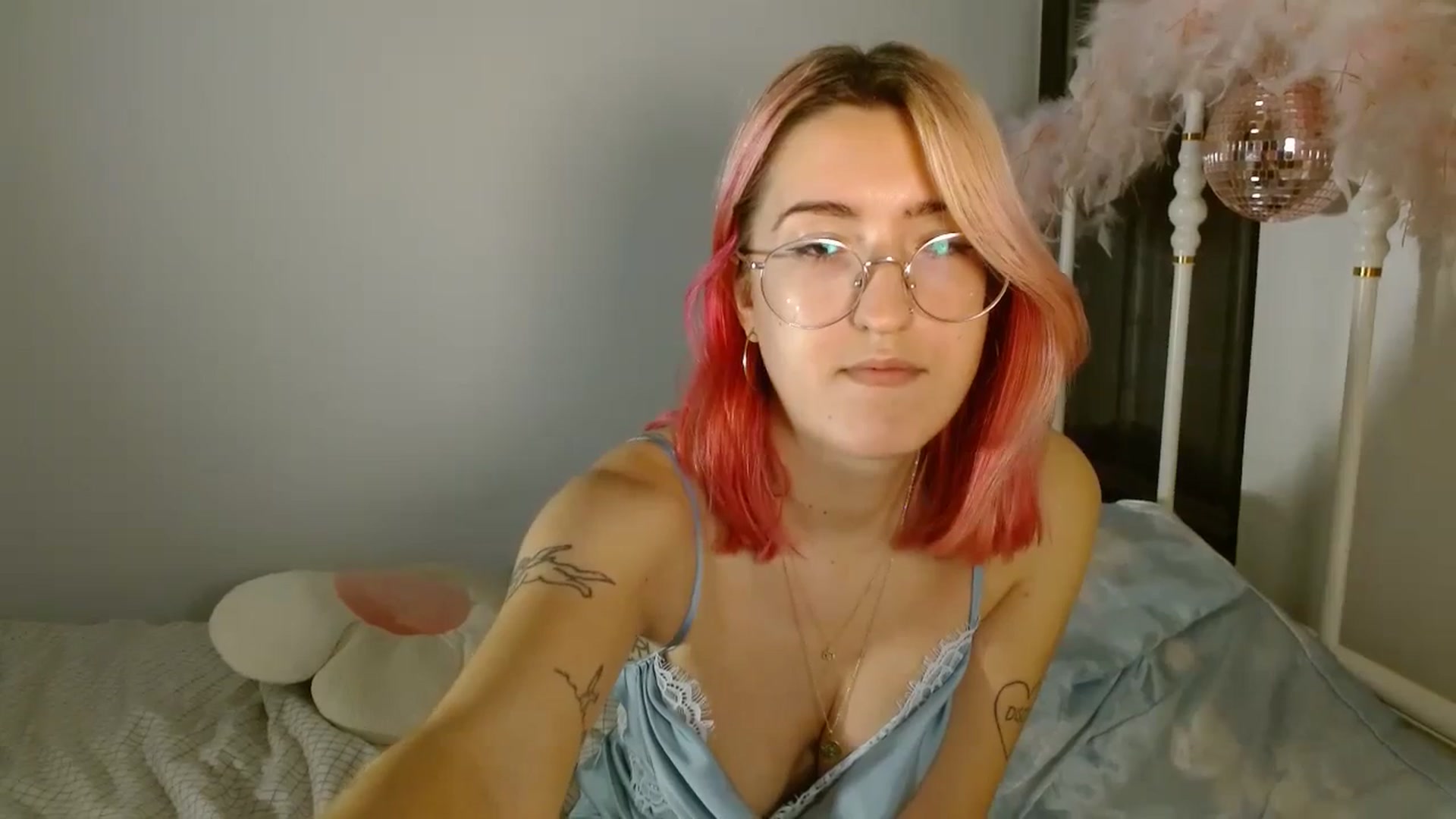 Gallery image thumbnail from discobb's myfreecams stream on, 12/31/2023, 19:17 image 5 of 20
