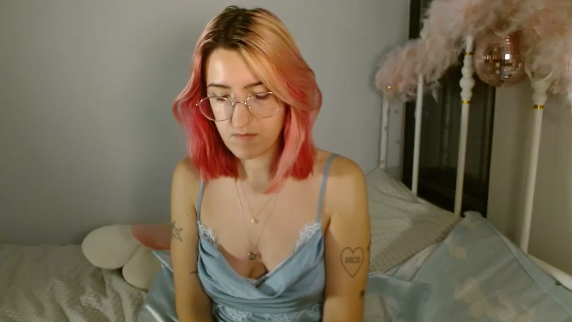Gallery image thumbnail from discobb's myfreecams stream on, 12/31/2023, 19:17 image 16 of 20