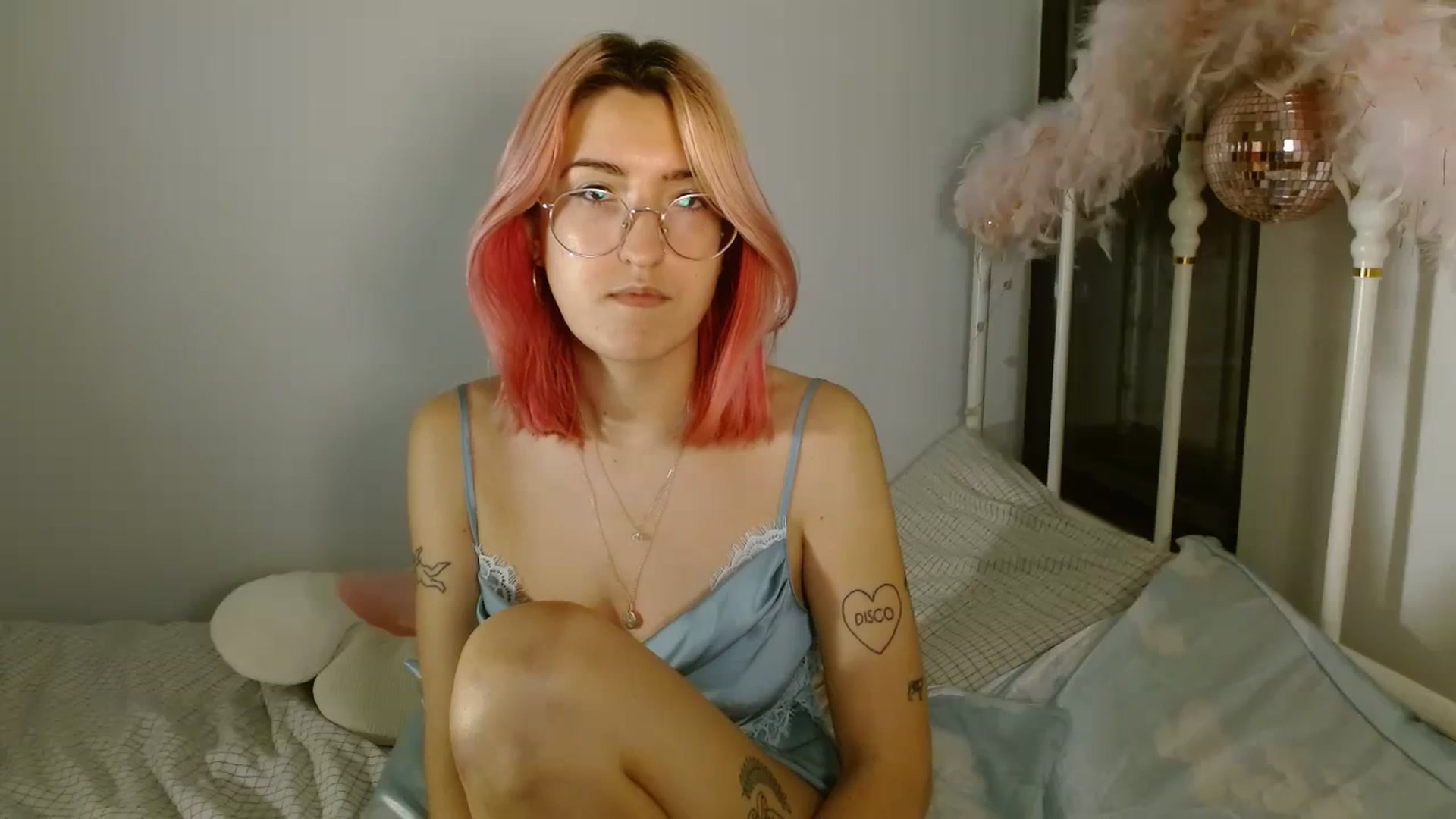 Gallery image thumbnail from discobb's myfreecams stream on, 12/31/2023, 19:17 image 8 of 20