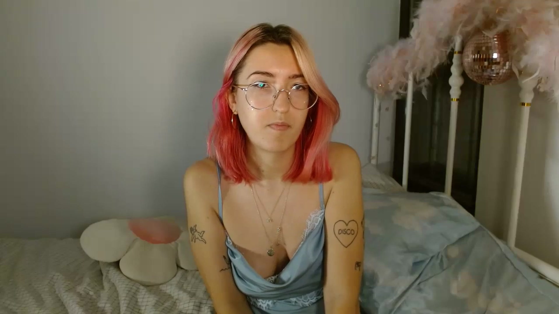 Gallery image thumbnail from discobb's myfreecams stream on, 12/31/2023, 19:17 image 3 of 20