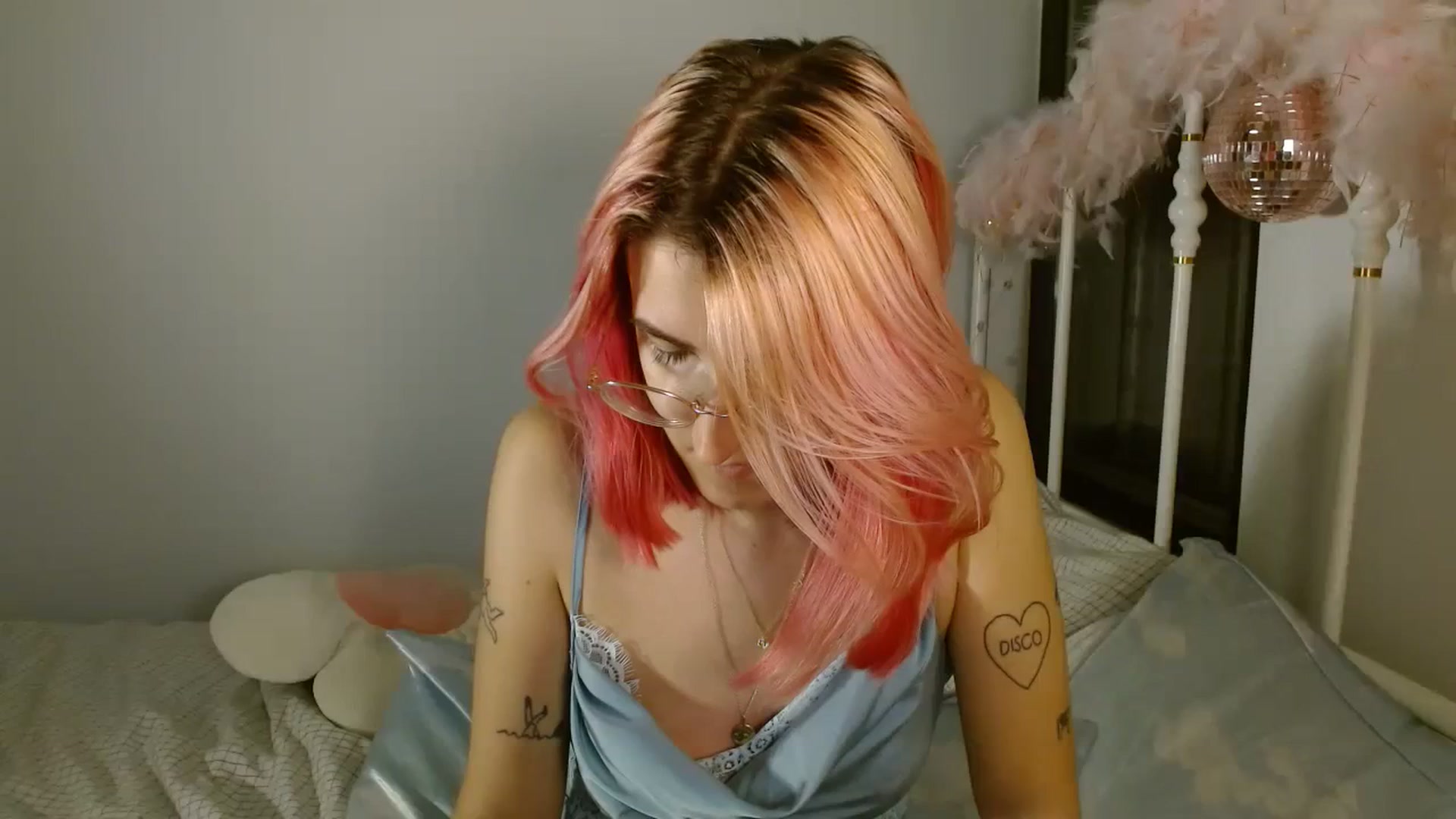Gallery image thumbnail from discobb's myfreecams stream on, 12/31/2023, 19:17 image 20 of 20