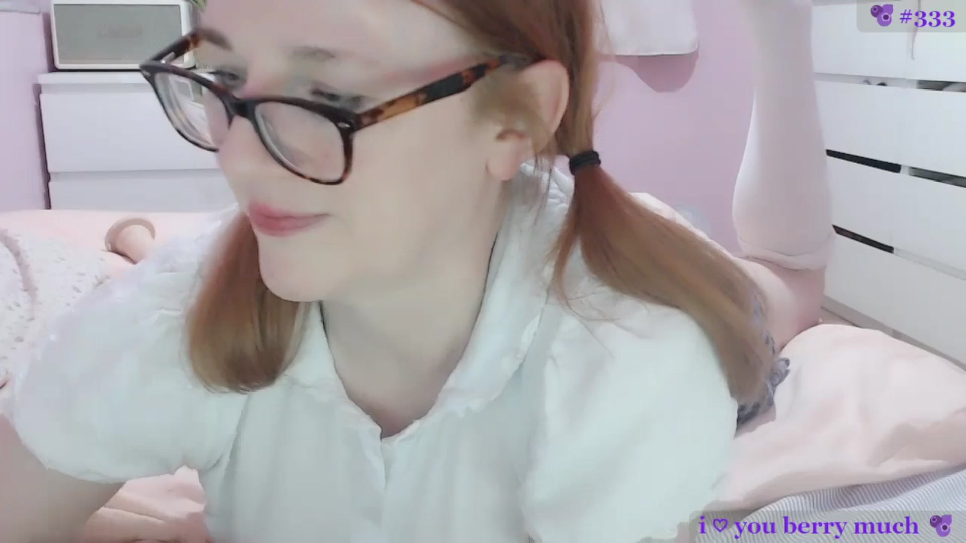 Gallery image thumbnail from doeberry's myfreecams stream on, 03/13/2026, 21:39 image 17 of 20