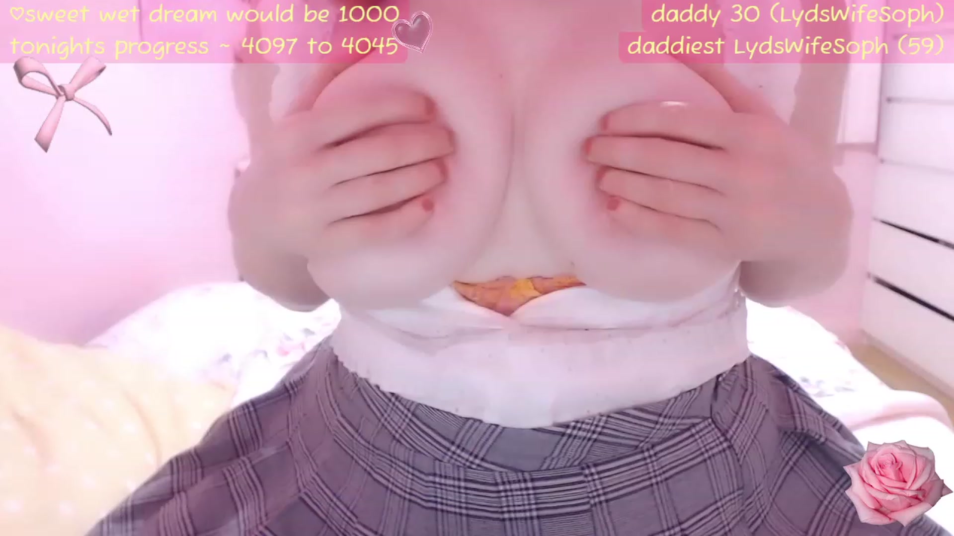 Gallery image thumbnail from dollette's myfreecams stream on, 07/05/2023, 20:28 image 6 of 20