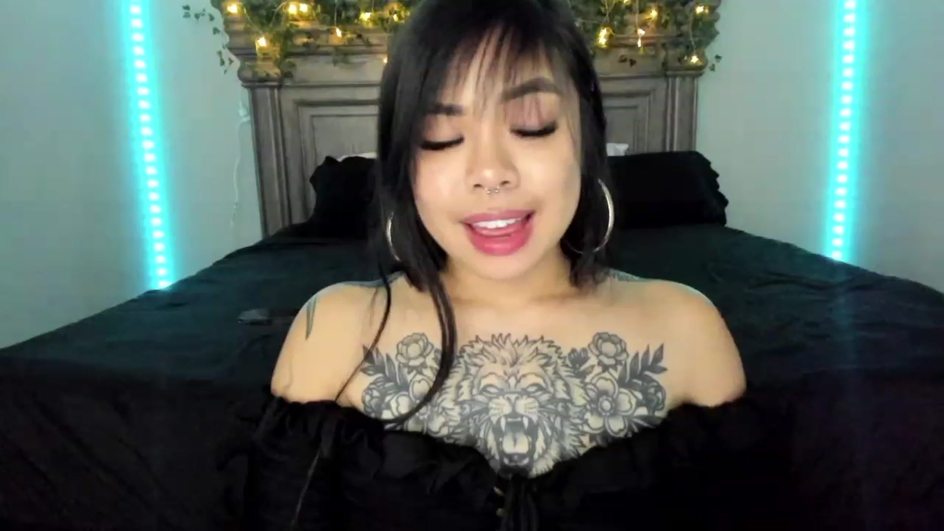 Gallery image thumbnail from dolllface's myfreecams stream on, 12/03/2022, 07:16 image 10 of 20