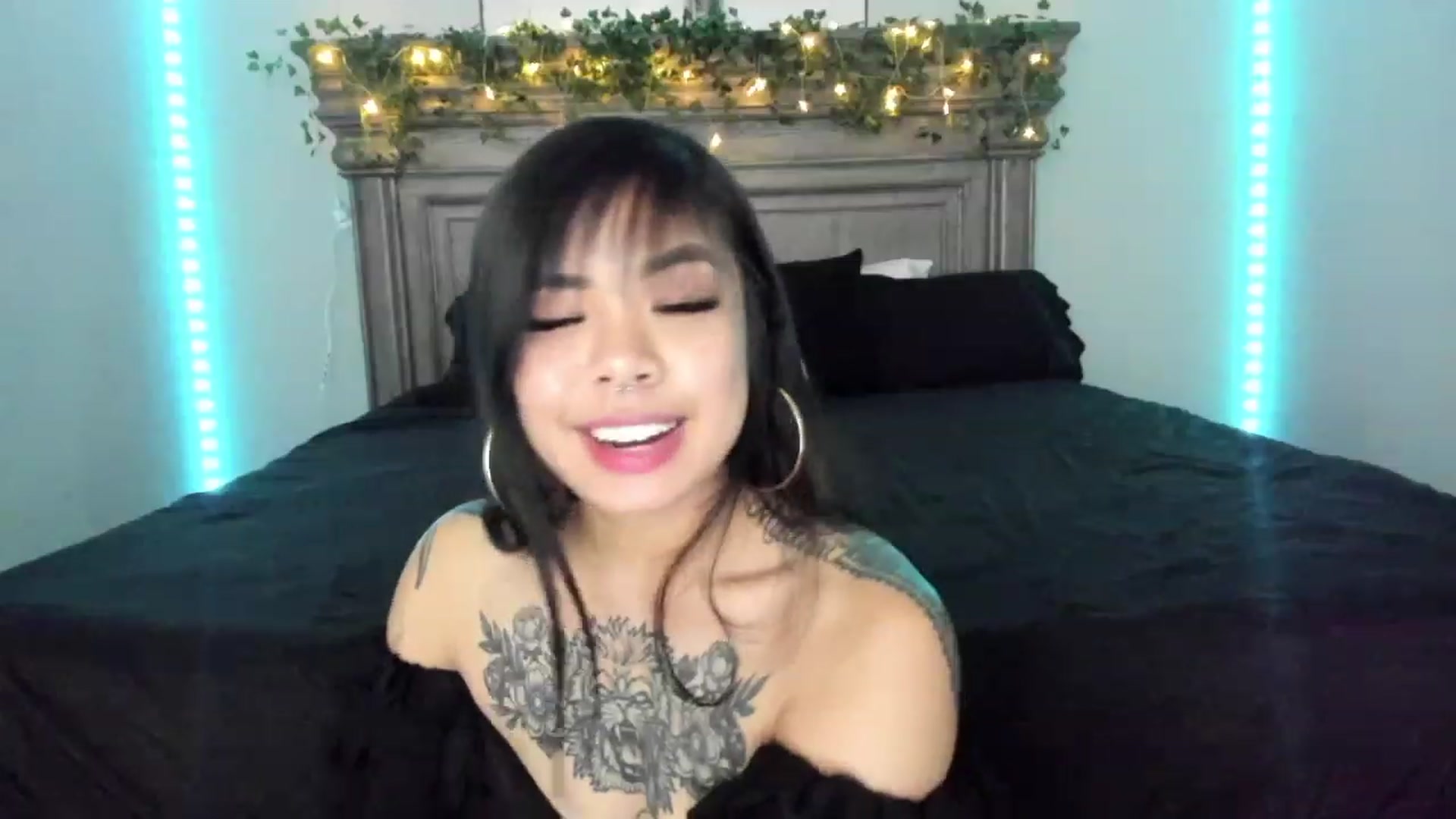 Gallery image thumbnail from dolllface's myfreecams stream on, 12/03/2022, 07:16 image 15 of 20