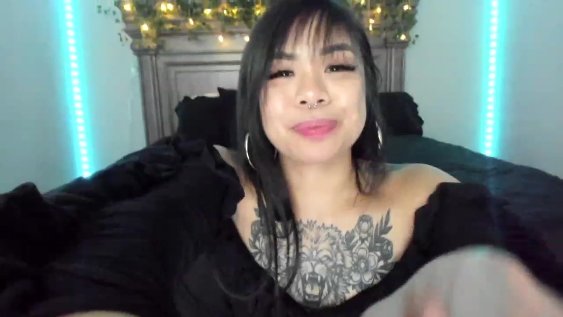 Gallery image thumbnail from dolllface's myfreecams stream on, 12/03/2022, 07:16 image 12 of 20