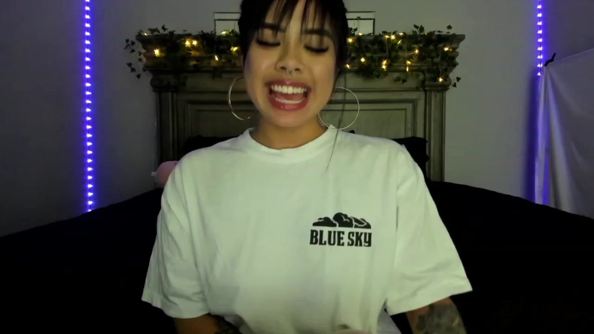 Gallery image thumbnail from dolllface's myfreecams stream on, 12/12/2022, 10:23 image 10 of 20