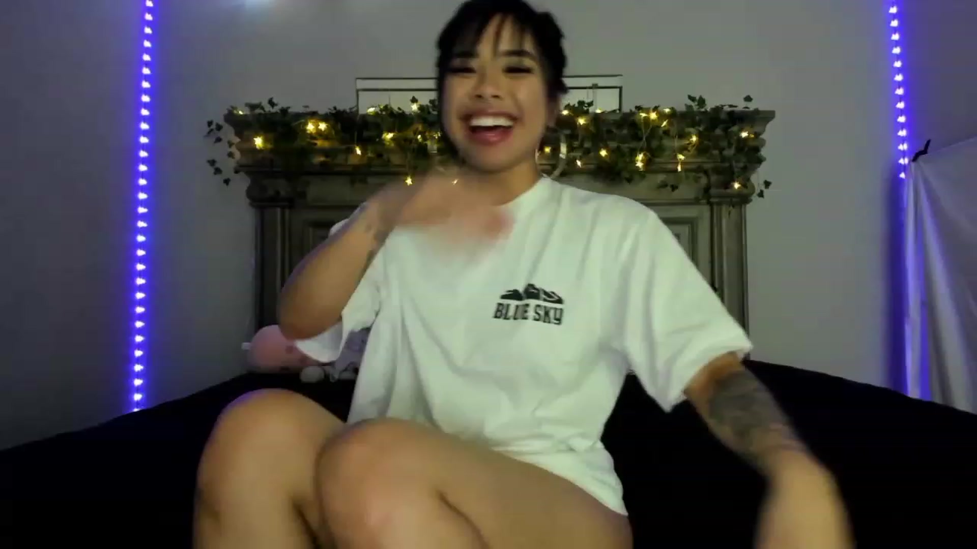 Gallery image thumbnail from dolllface's myfreecams stream on, 12/12/2022, 11:30 image 2 of 20