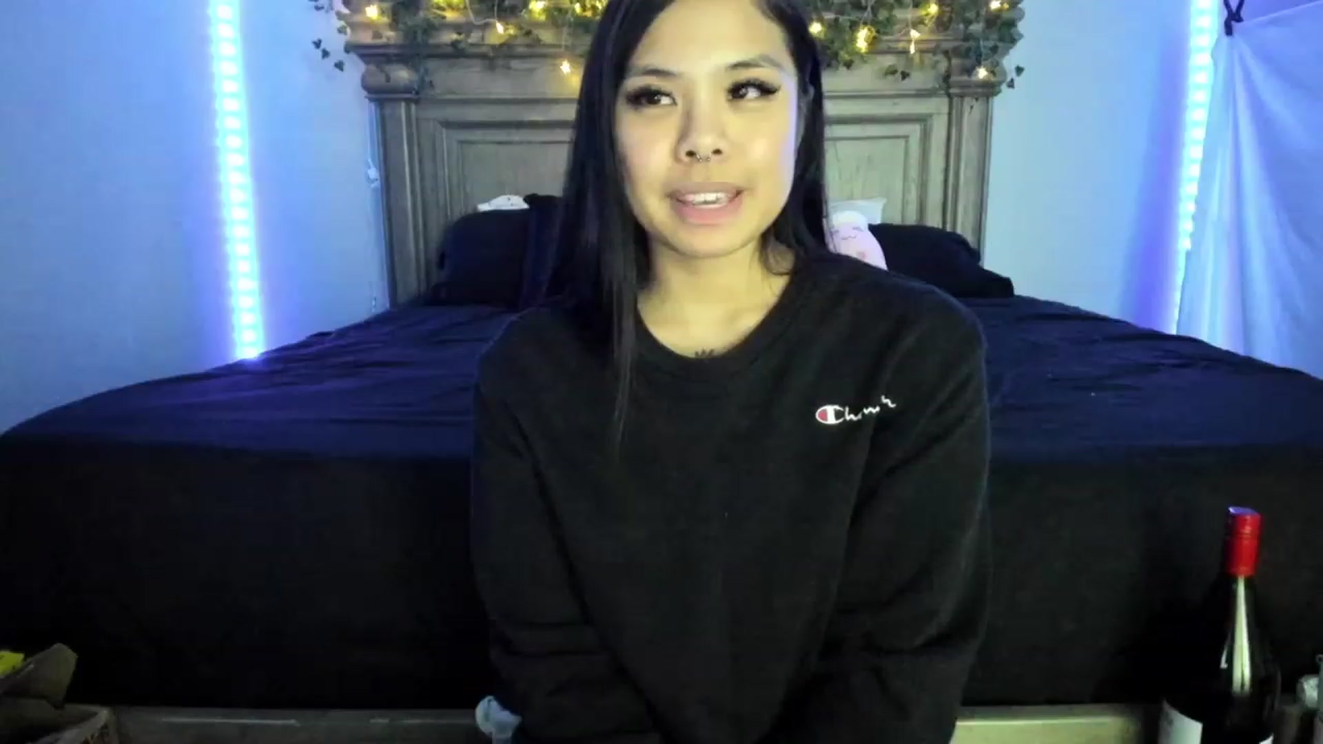 Gallery image thumbnail from dolllface's myfreecams stream on, 12/24/2022, 07:24 image 17 of 20