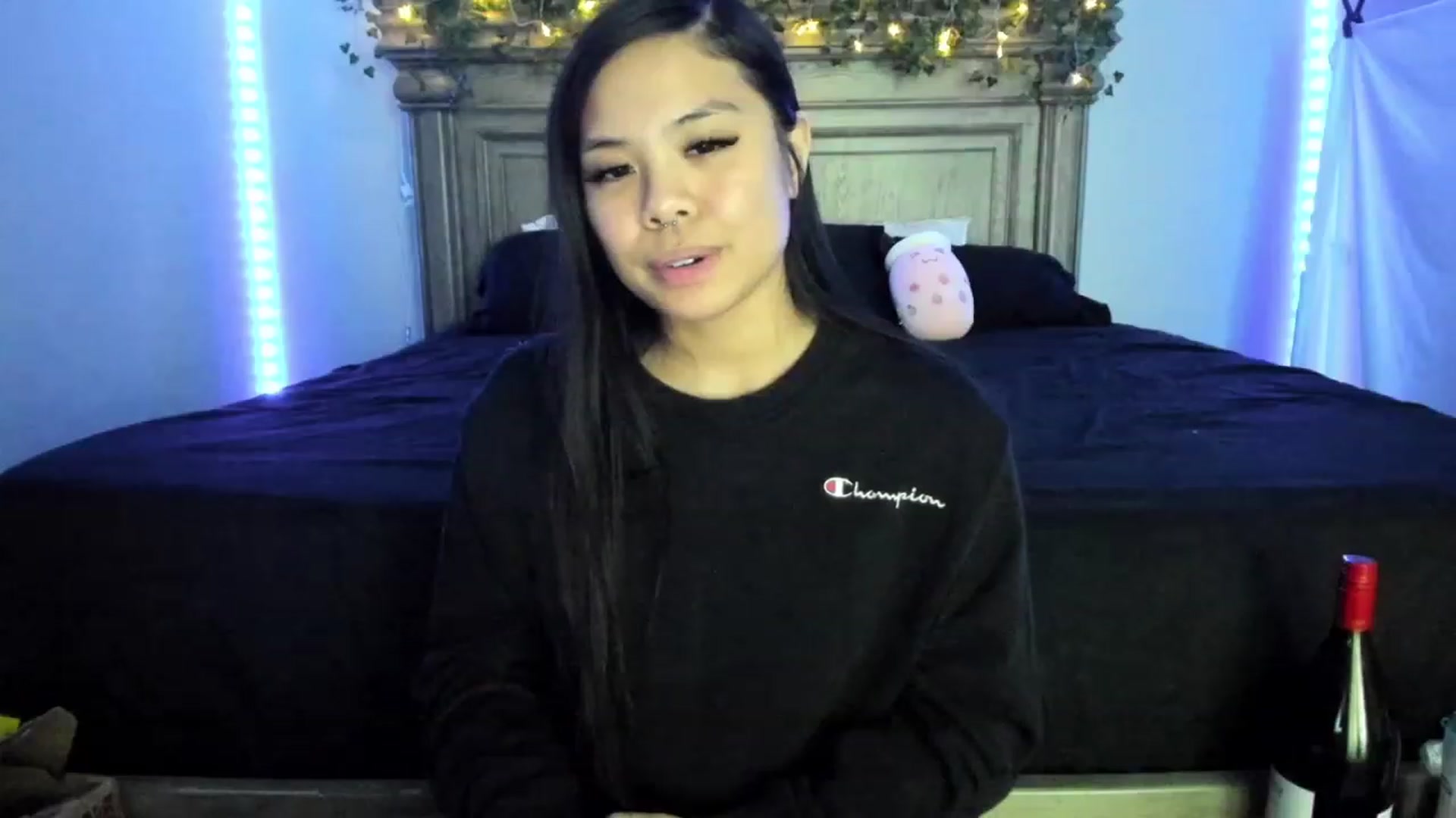 Gallery image thumbnail from dolllface's myfreecams stream on, 12/24/2022, 07:24 image 12 of 20