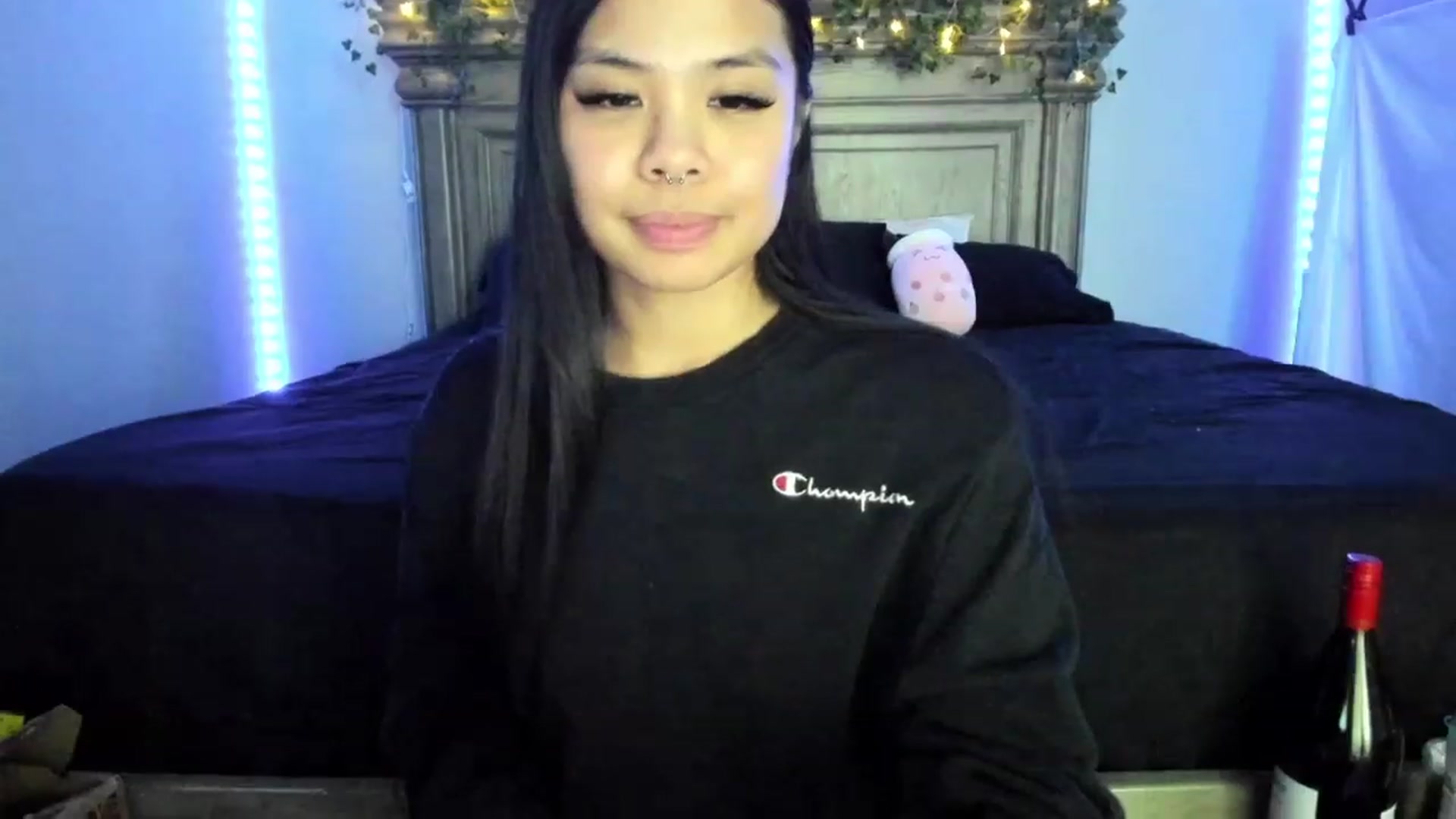 Gallery image thumbnail from dolllface's myfreecams stream on, 12/24/2022, 07:24 image 11 of 20