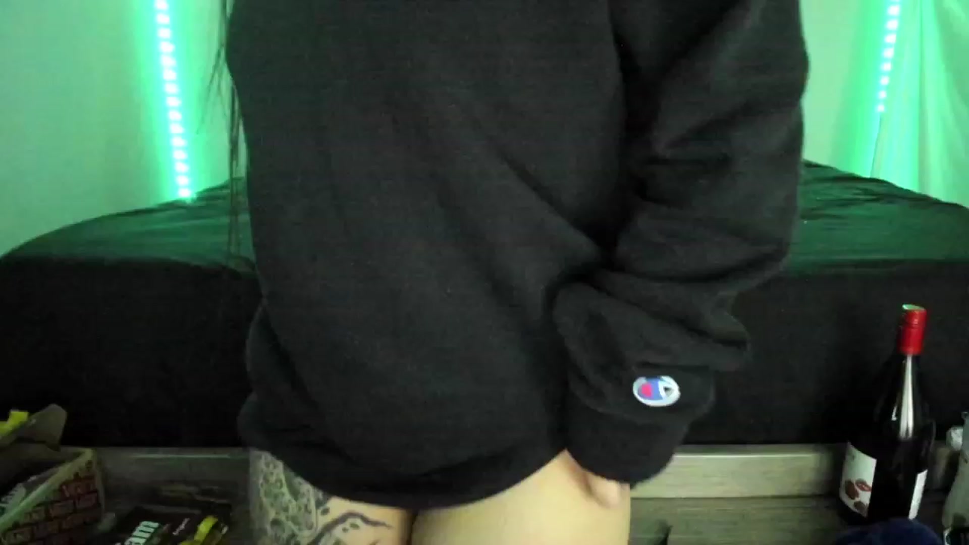 Gallery image thumbnail from dolllface's myfreecams stream on, 12/24/2022, 07:24 image 2 of 20