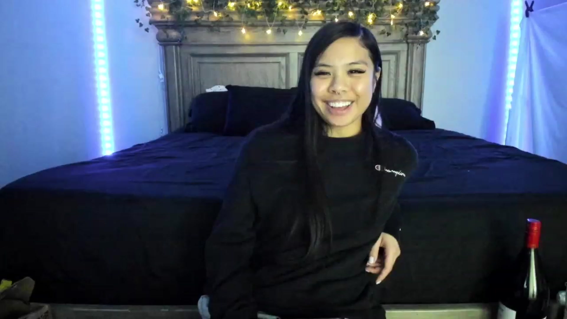 Gallery image thumbnail from dolllface's myfreecams stream on, 12/24/2022, 07:24 image 8 of 20
