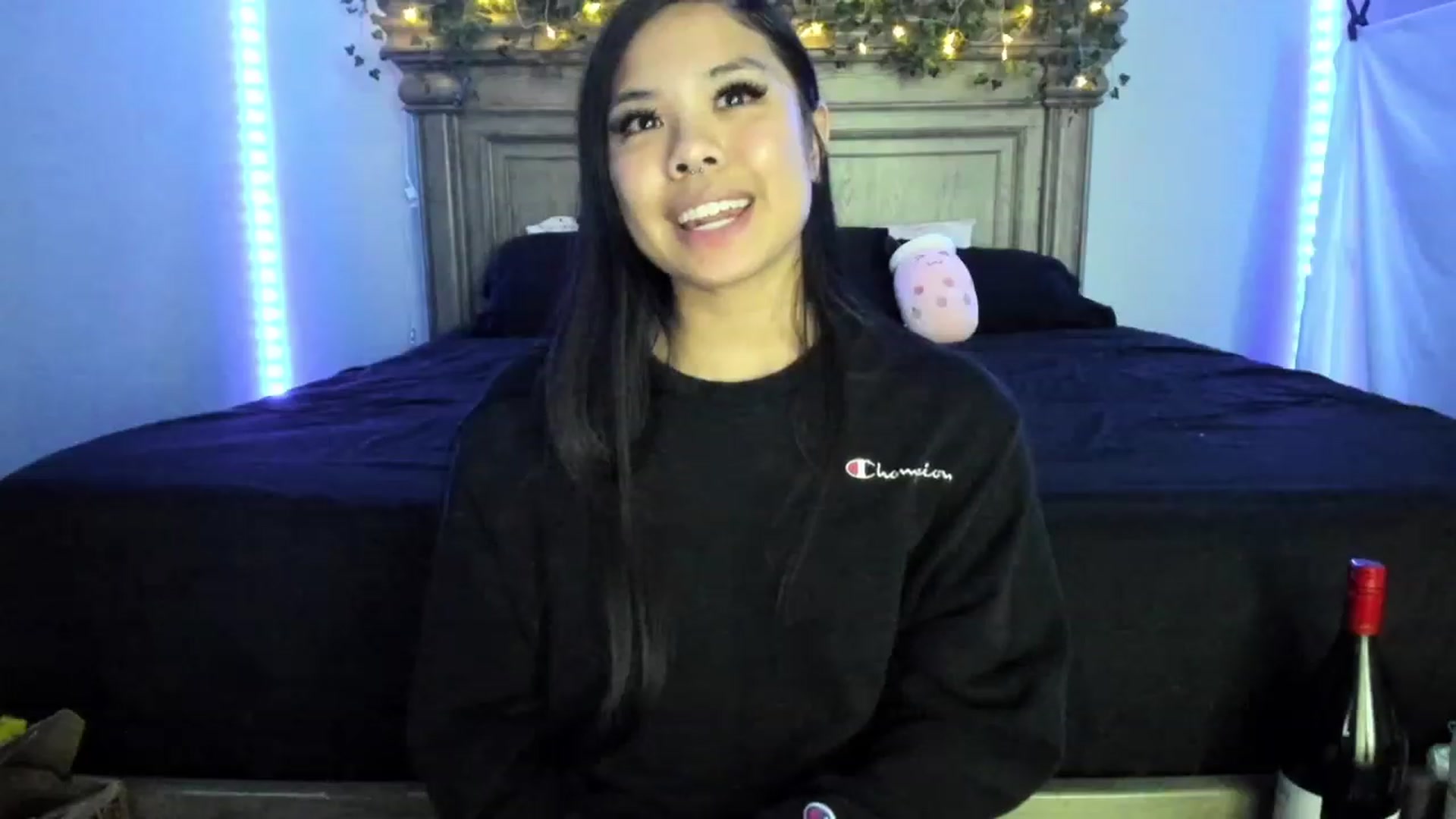 Gallery image thumbnail from dolllface's myfreecams stream on, 12/24/2022, 07:24 image 7 of 20