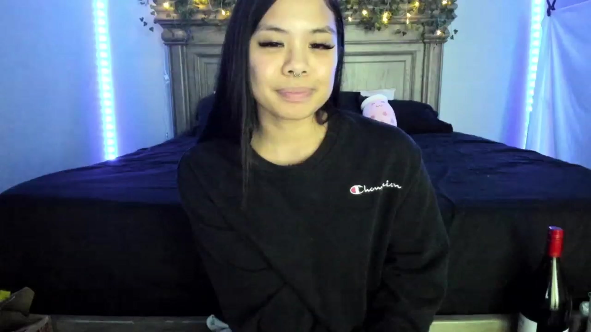 Gallery image thumbnail from dolllface's myfreecams stream on, 12/24/2022, 07:24 image 16 of 20