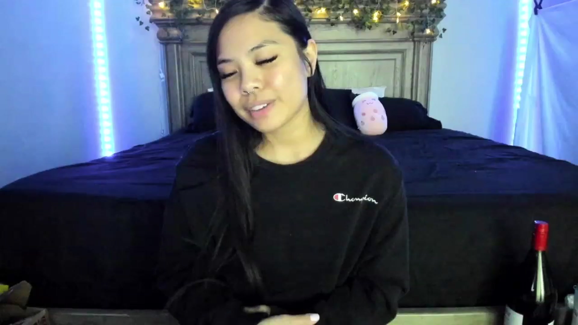 Gallery image thumbnail from dolllface's myfreecams stream on, 12/24/2022, 07:24 image 14 of 20