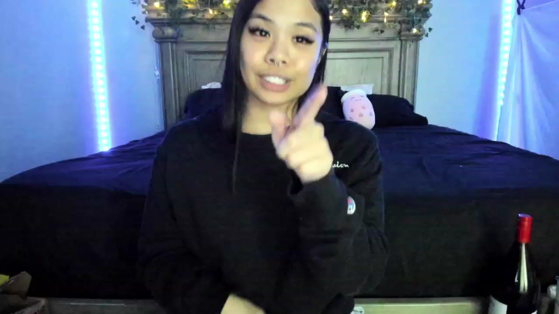 Gallery image thumbnail from dolllface's myfreecams stream on, 12/24/2022, 07:24 image 5 of 20